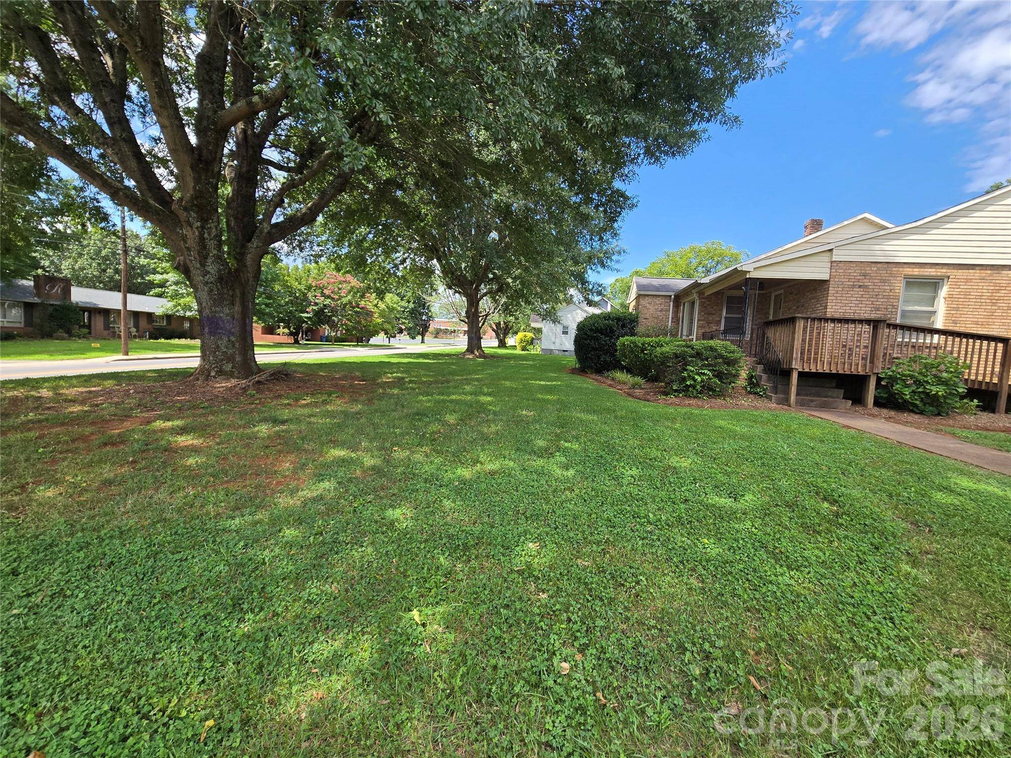 305 Oakland Avenue AVE, Morganton, NC 28655