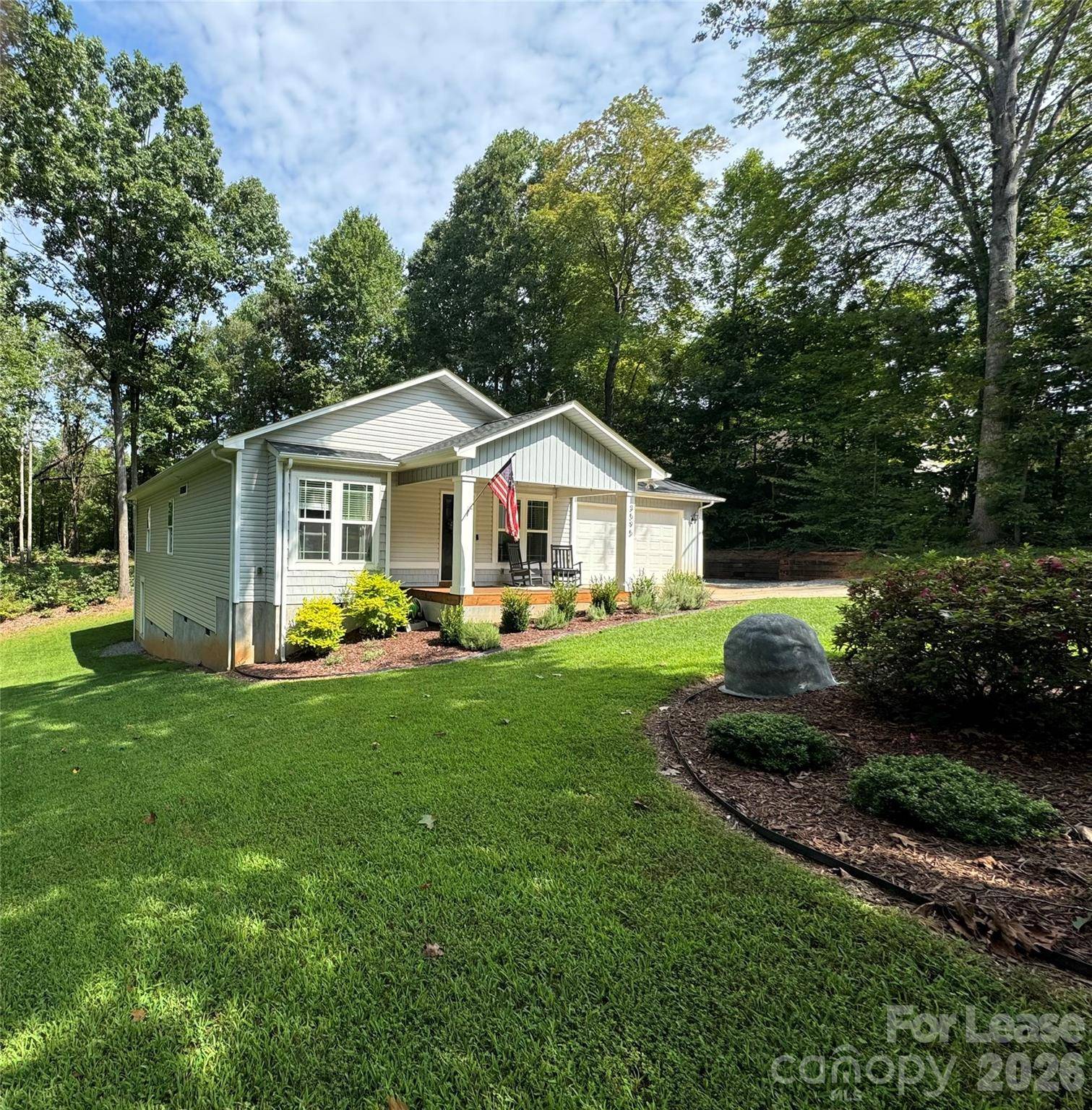 3595 Still Knoll LN, Sherrills Ford, NC 28673