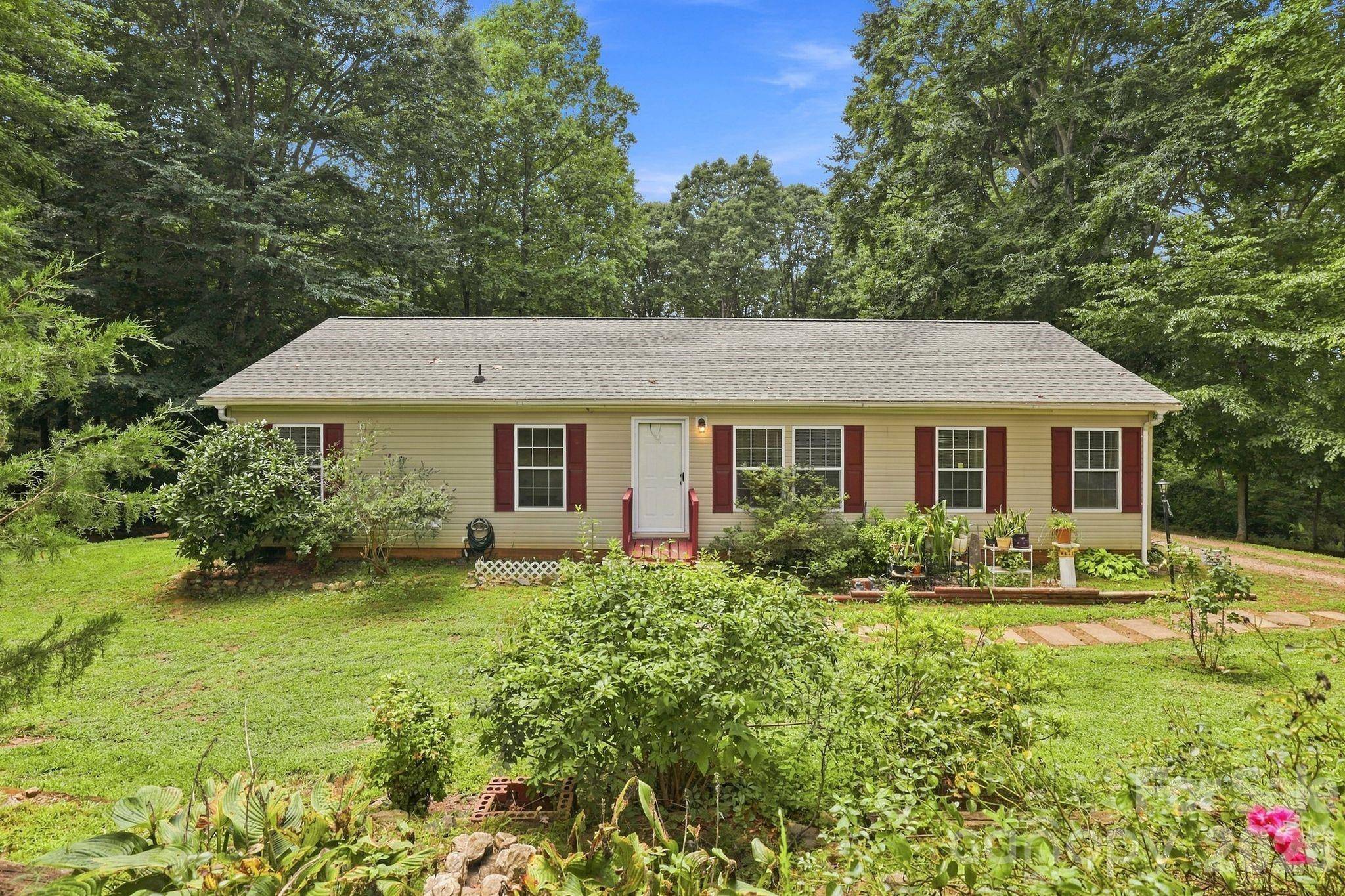 175 Riverfield DR, Statesville, NC 28625