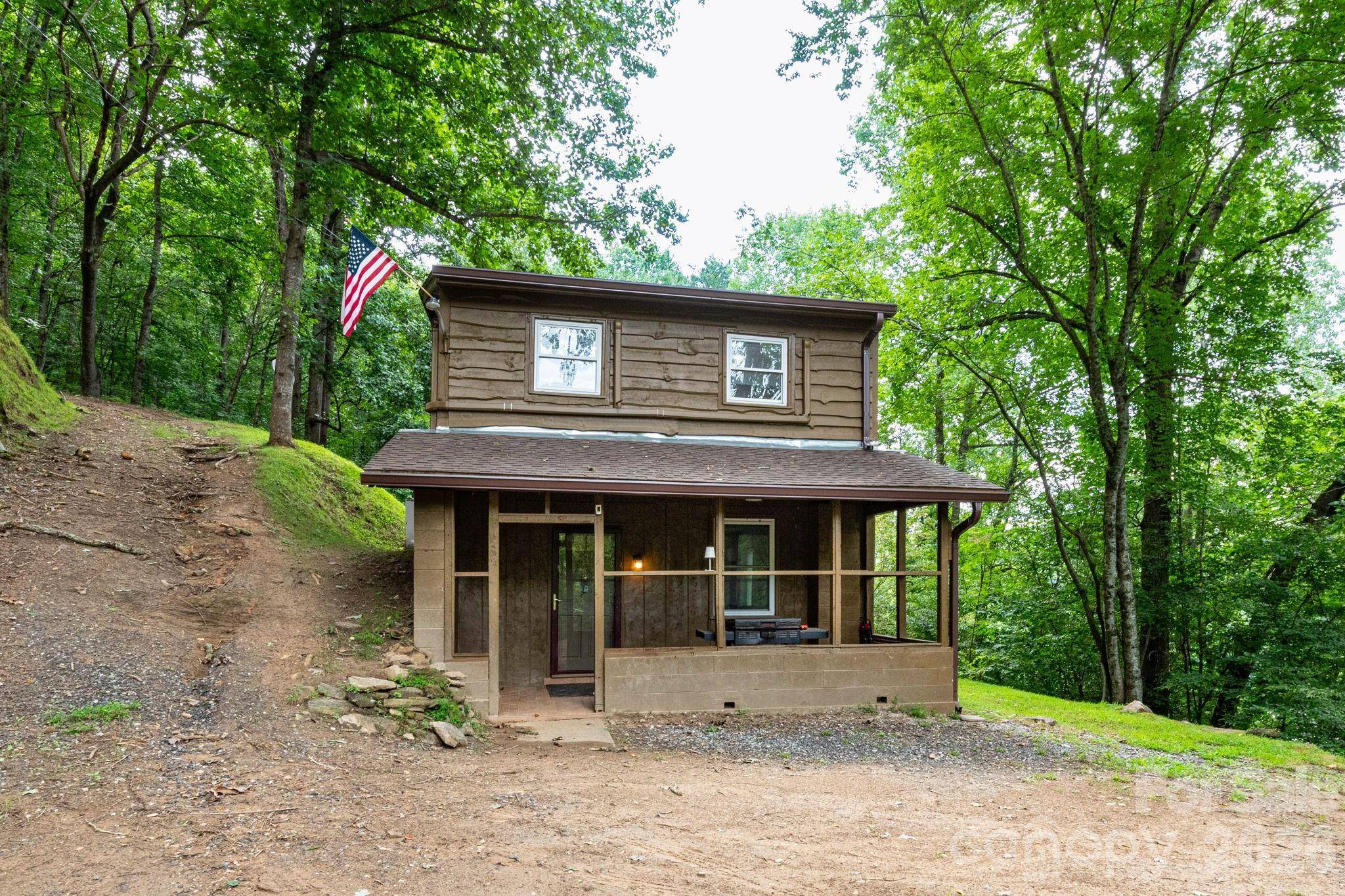 210 Sunset Farm RD, Whittier, NC 28789