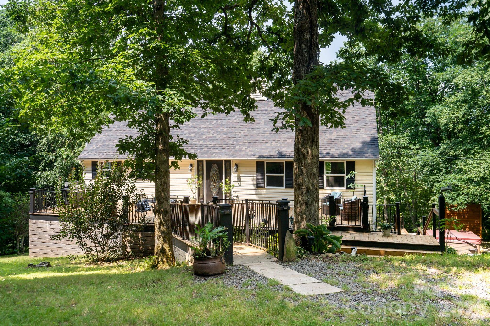 219 Echo Mountain View RD, Fairview, NC 28730