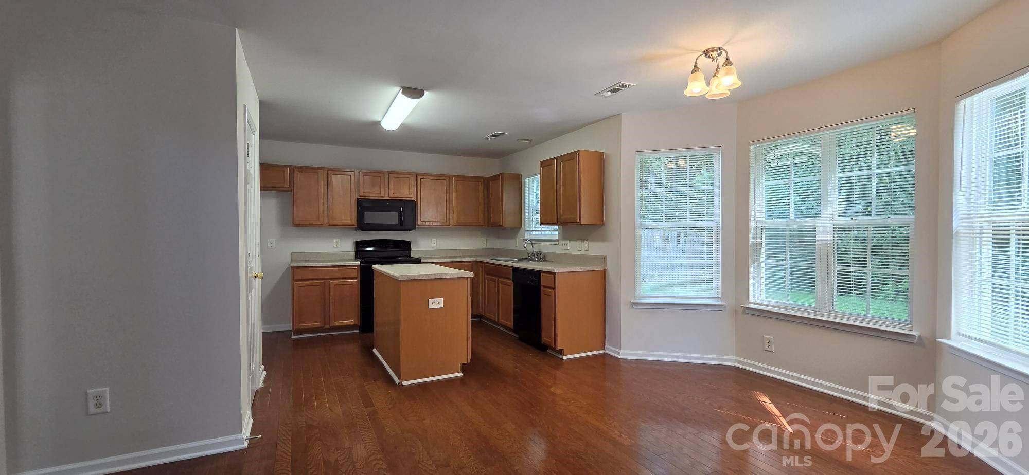 5708 Twin Brook DR, Charlotte, NC 28269