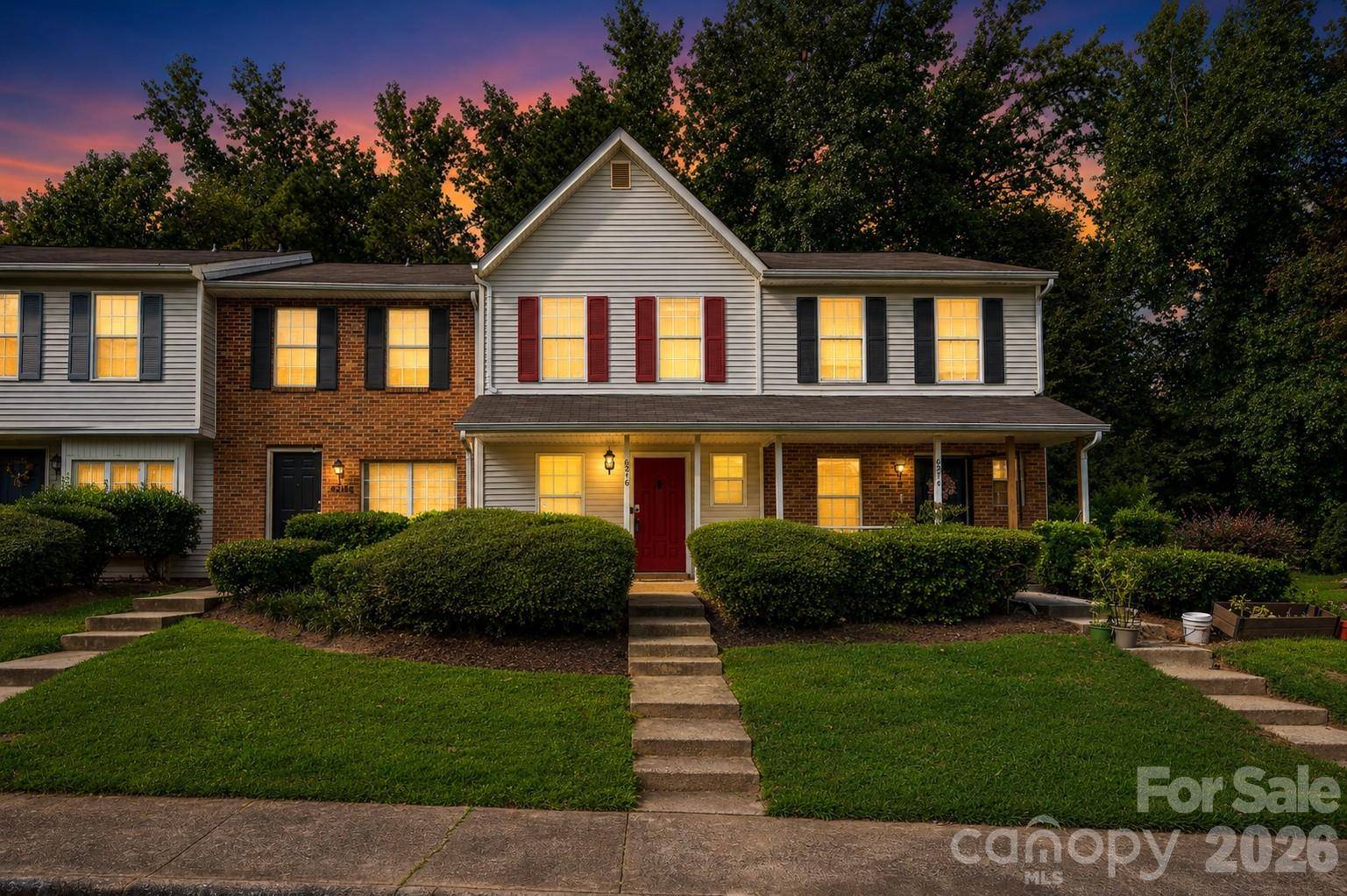 6216 Windsor Gate LN, Charlotte, NC 28215