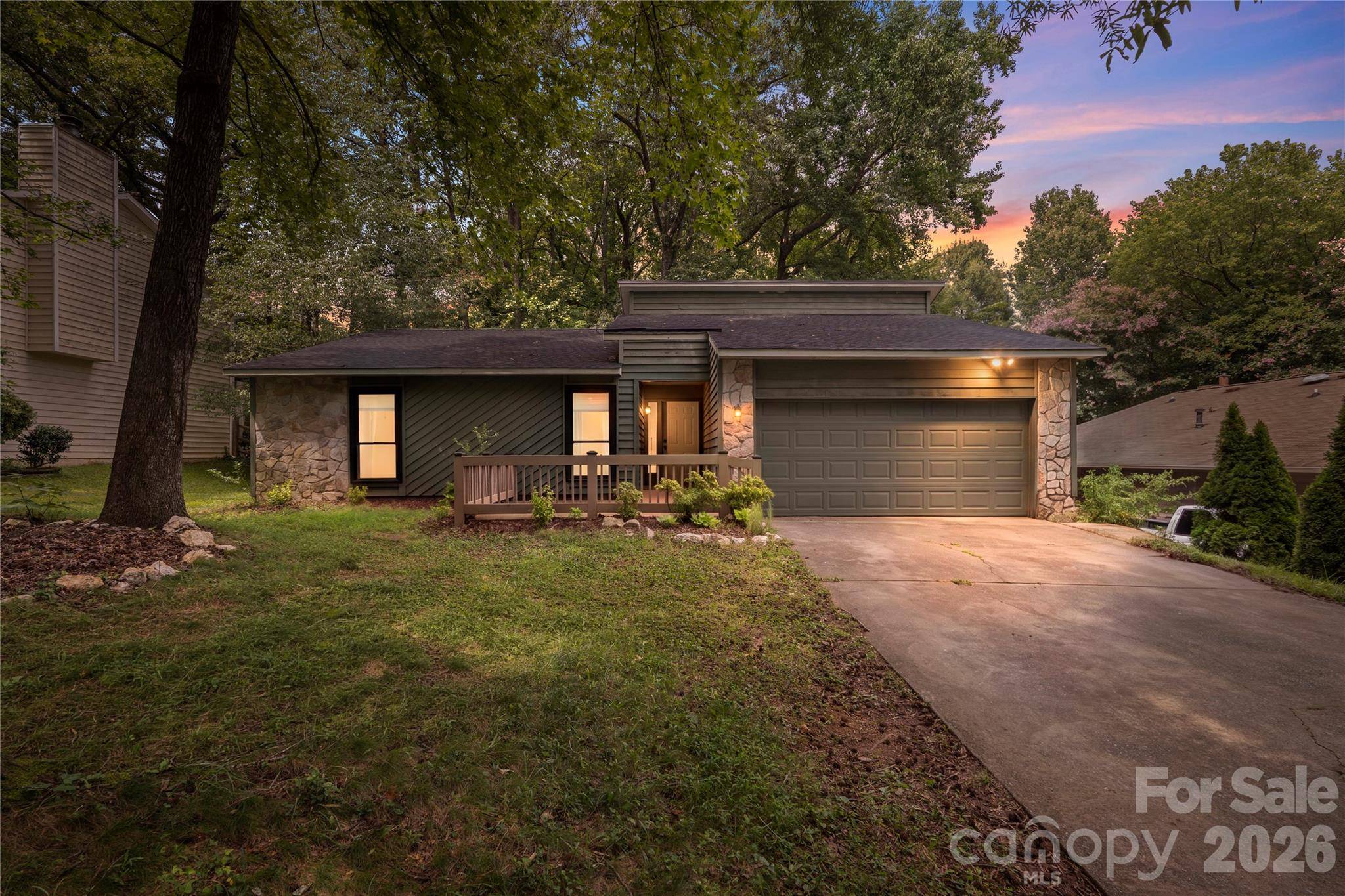 4607 Cricklewood LN, Charlotte, NC 28212
