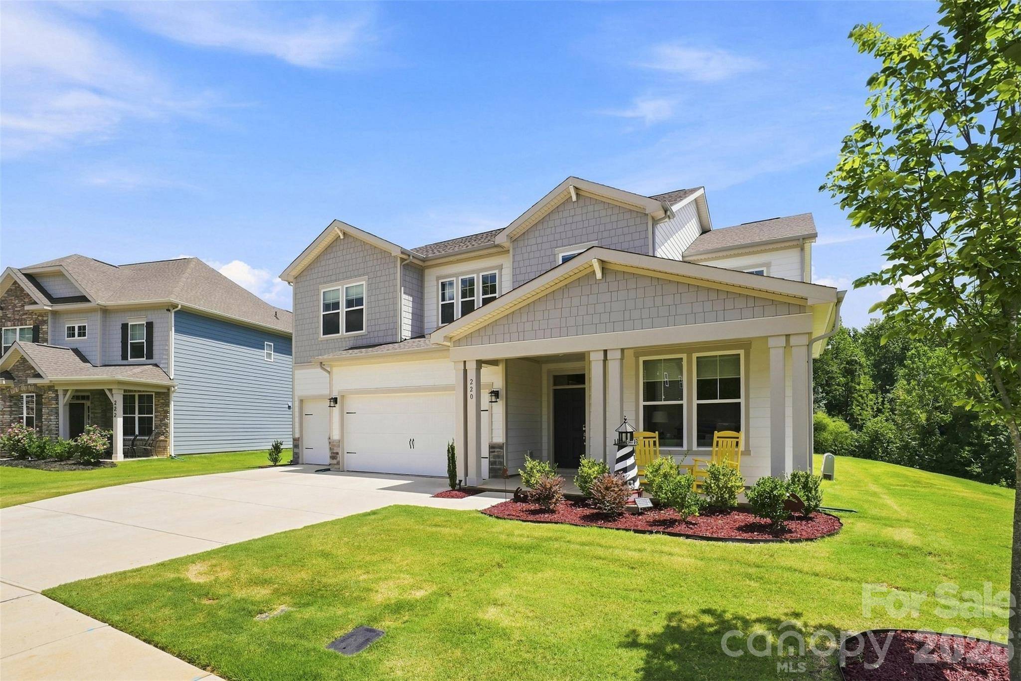 220 E Warfield DR, Mooresville, NC 28115