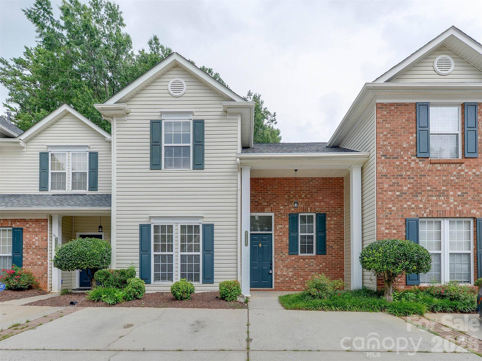9128 Treyburn DR, Charlotte, NC 28216