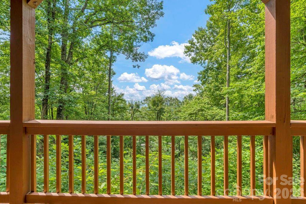 199 Bear DR, Blowing Rock, NC 28605