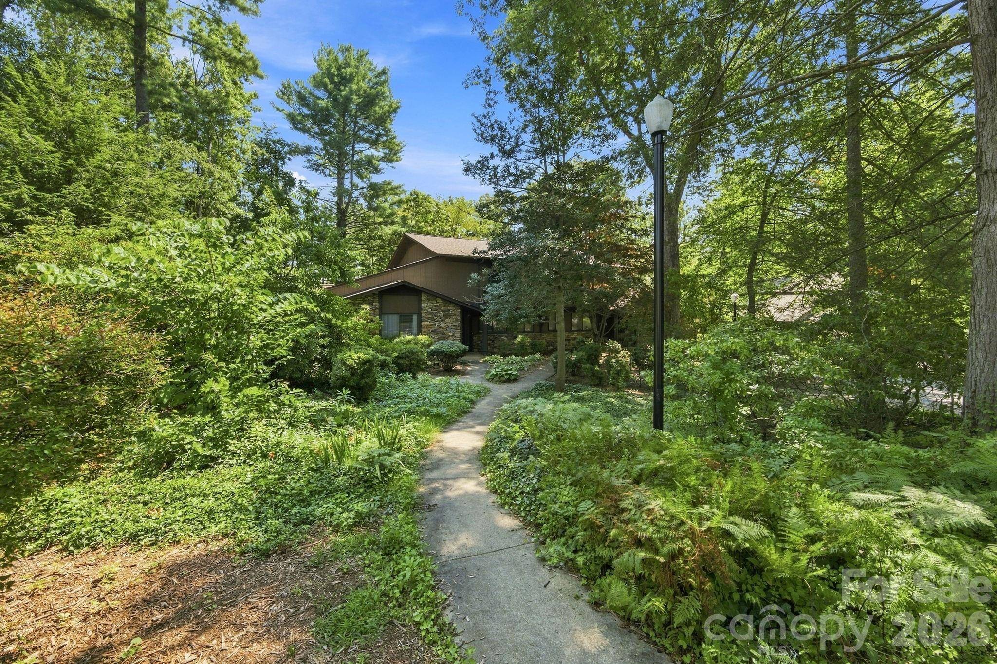 98 Laurelwood CIR W #6, Hendersonville, NC 28791