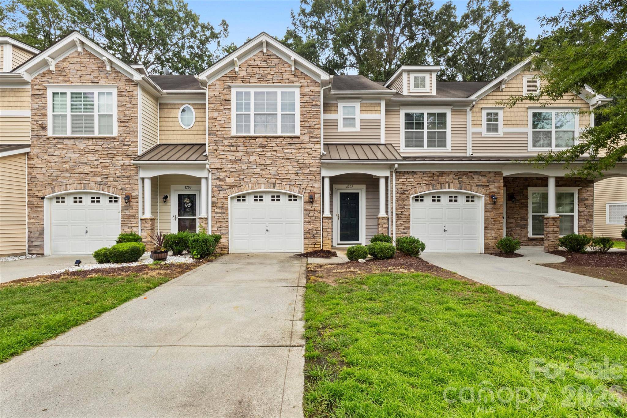 4707 Craigmoss LN, Charlotte, NC 28278