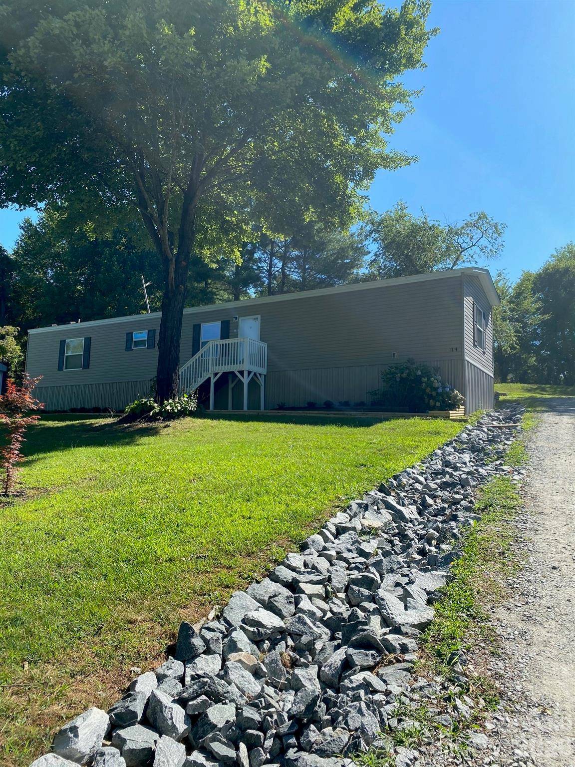 104 Fox Ridge DR, Hendersonville, NC 28739