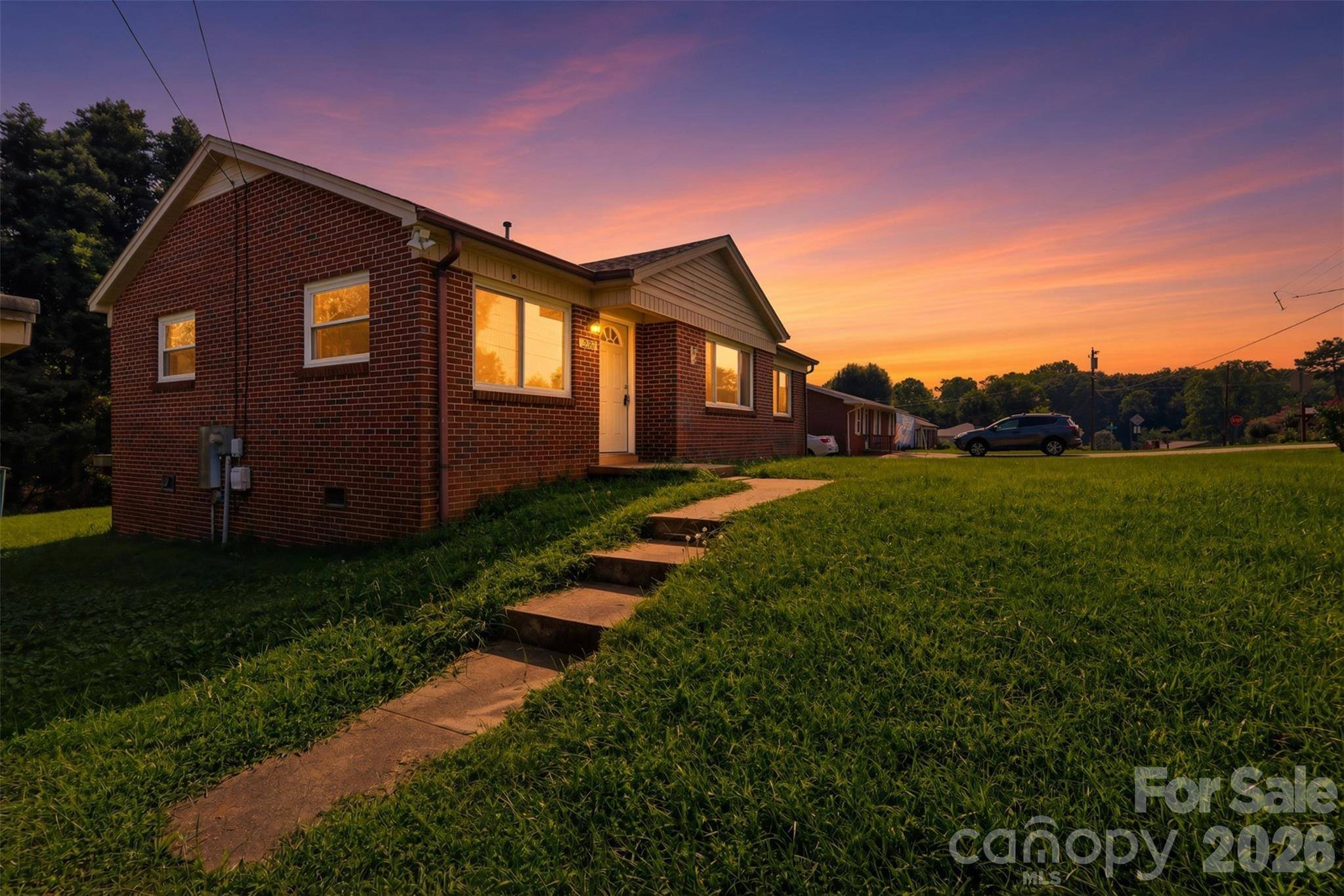 2262 9th Avenue DR NE, Hickory, NC 28601