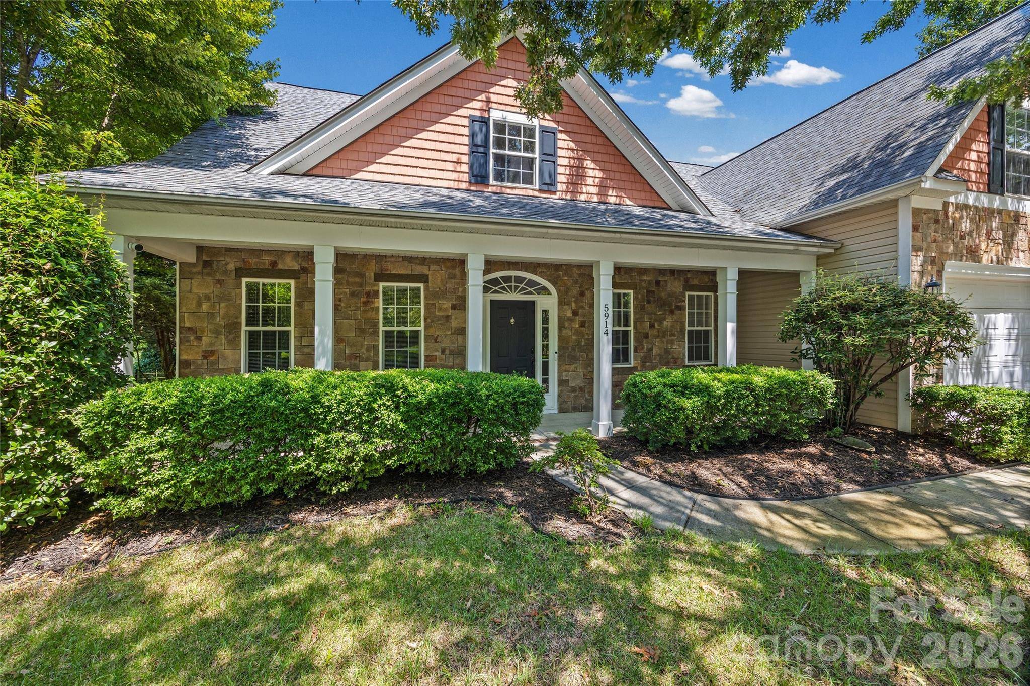 5914 Kirkwynd Commons DR, Charlotte, NC 28278