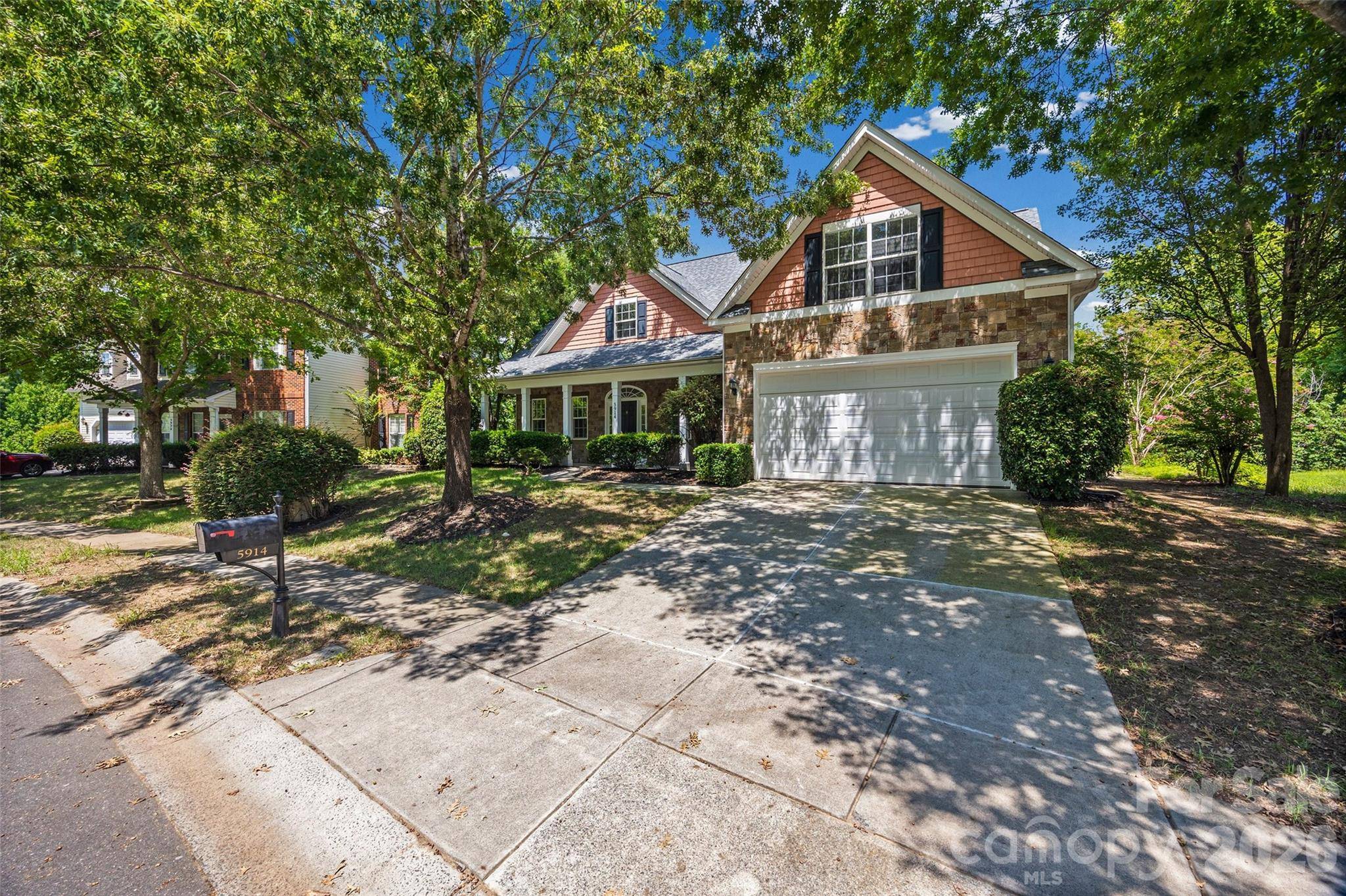5914 Kirkwynd Commons DR, Charlotte, NC 28278