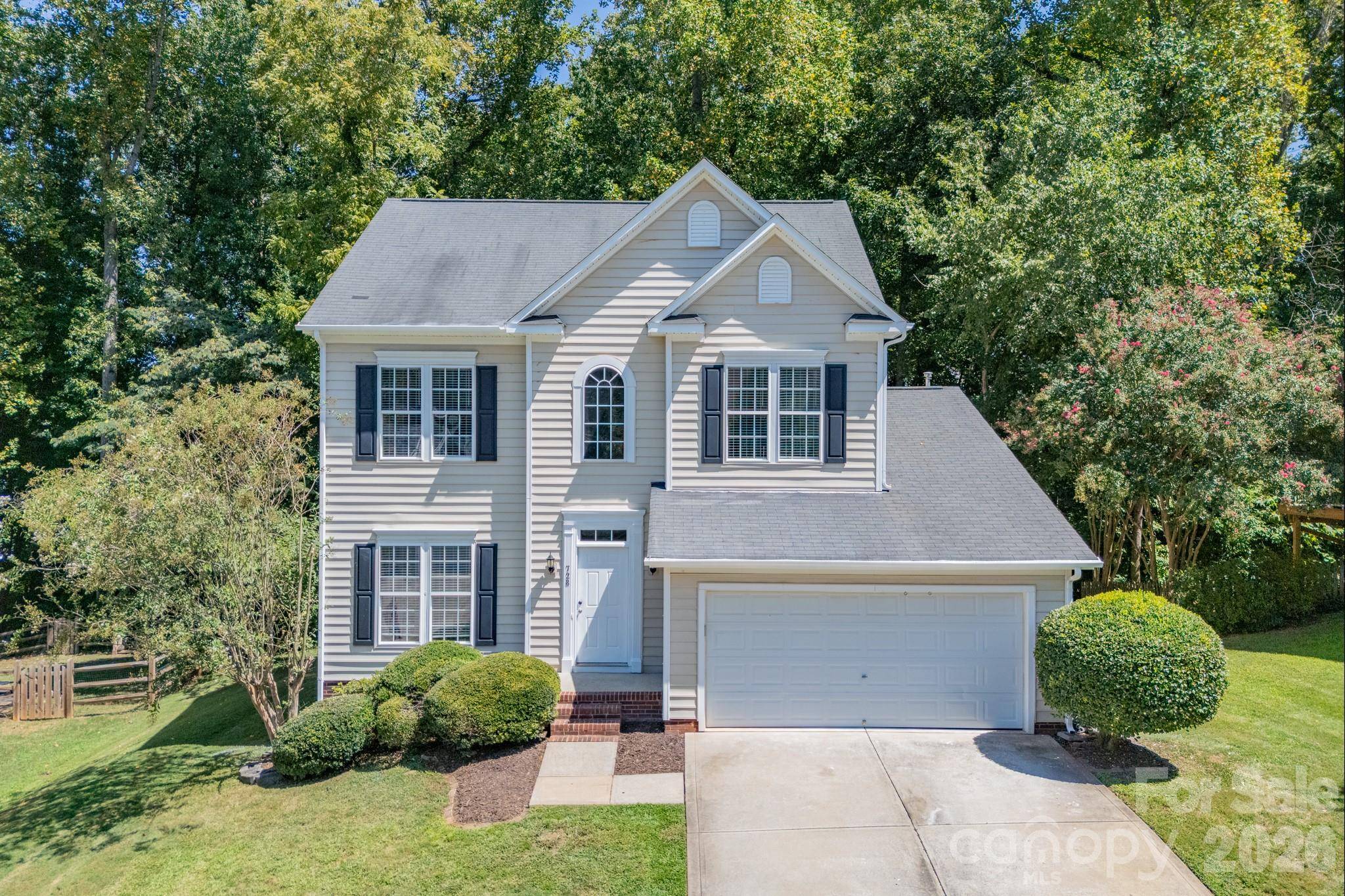 728 Knightswood RD, Fort Mill, SC 29708
