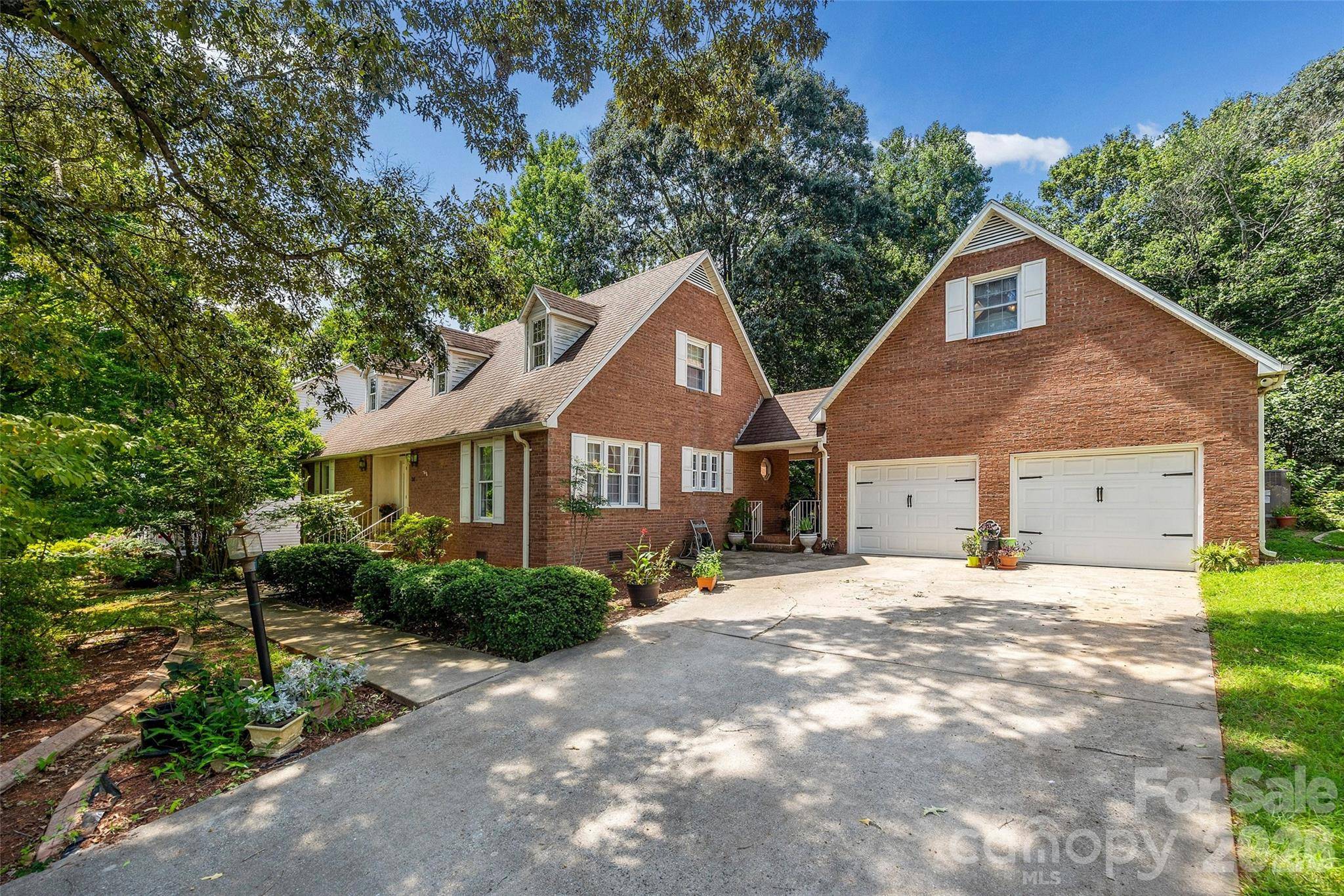 208 Eastwood DR, Salisbury, NC 28146