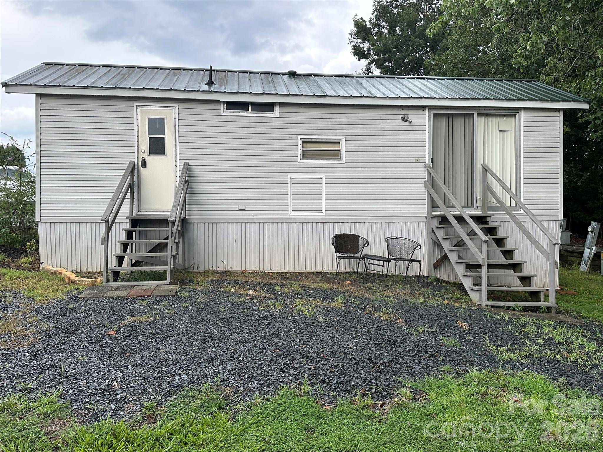 109 Hummingbird CIR, New London, NC 28127