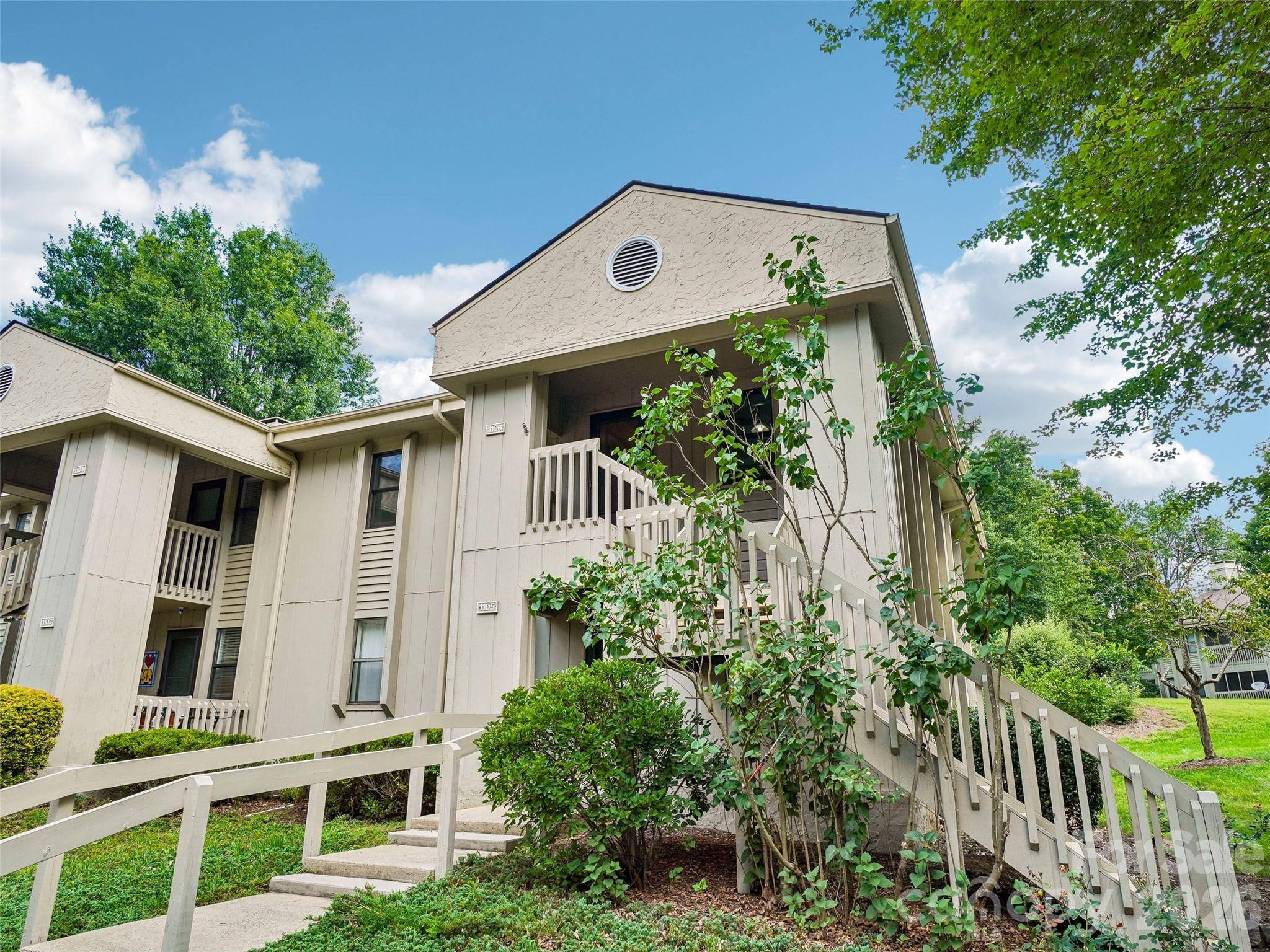 1106 Abbey CIR, Asheville, NC 28805