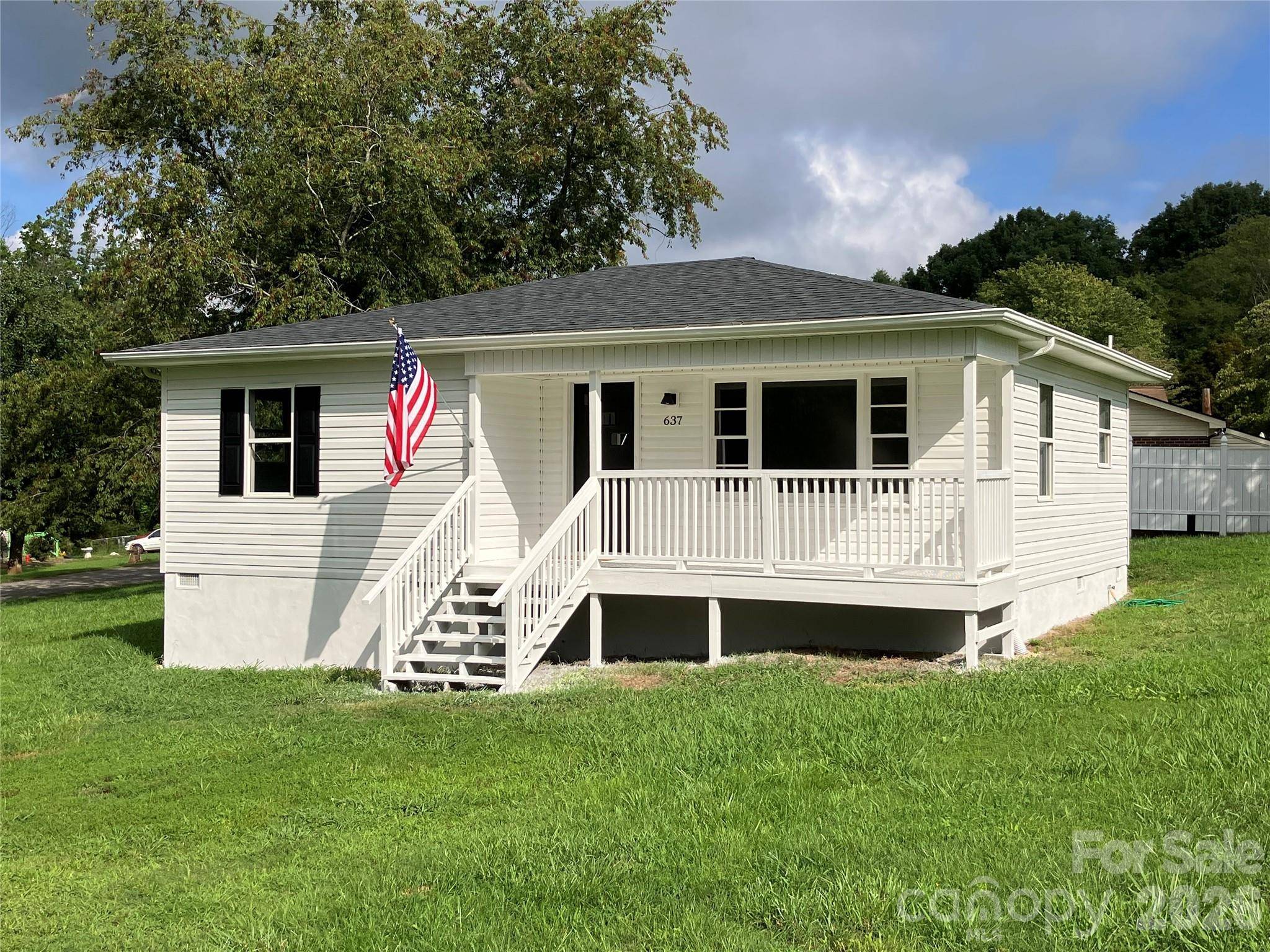 640 Hawthorne ST, Hudson, NC 28638