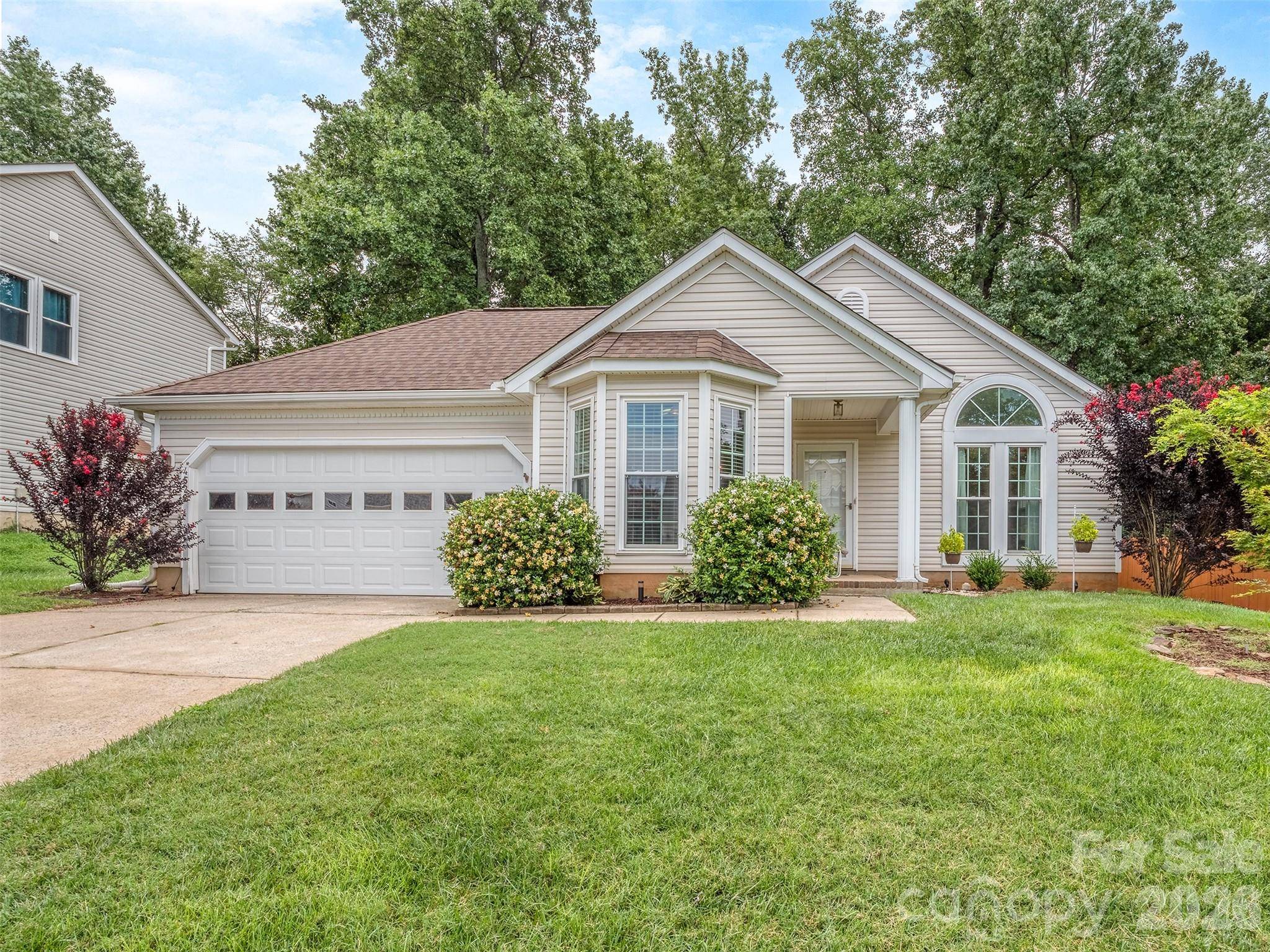 4522 Avalon Forest LN, Charlotte, NC 28269