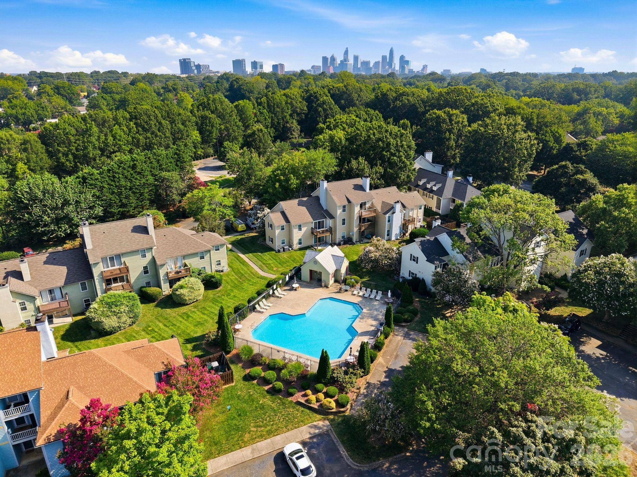 3200 Selwyn Farms LN #1, Charlotte, NC 28209