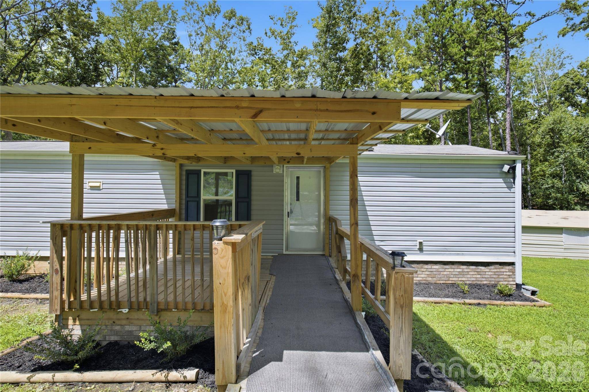 790 Lookout Tower RD, Blacksburg, SC 29702