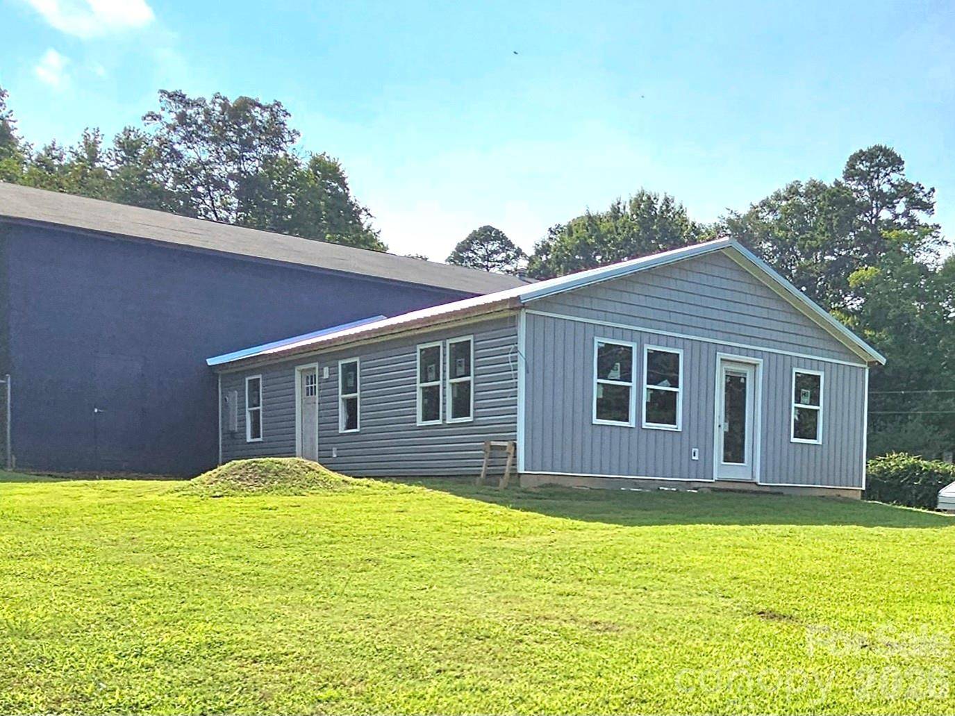 225 Eighth AVE, New London, NC 28127