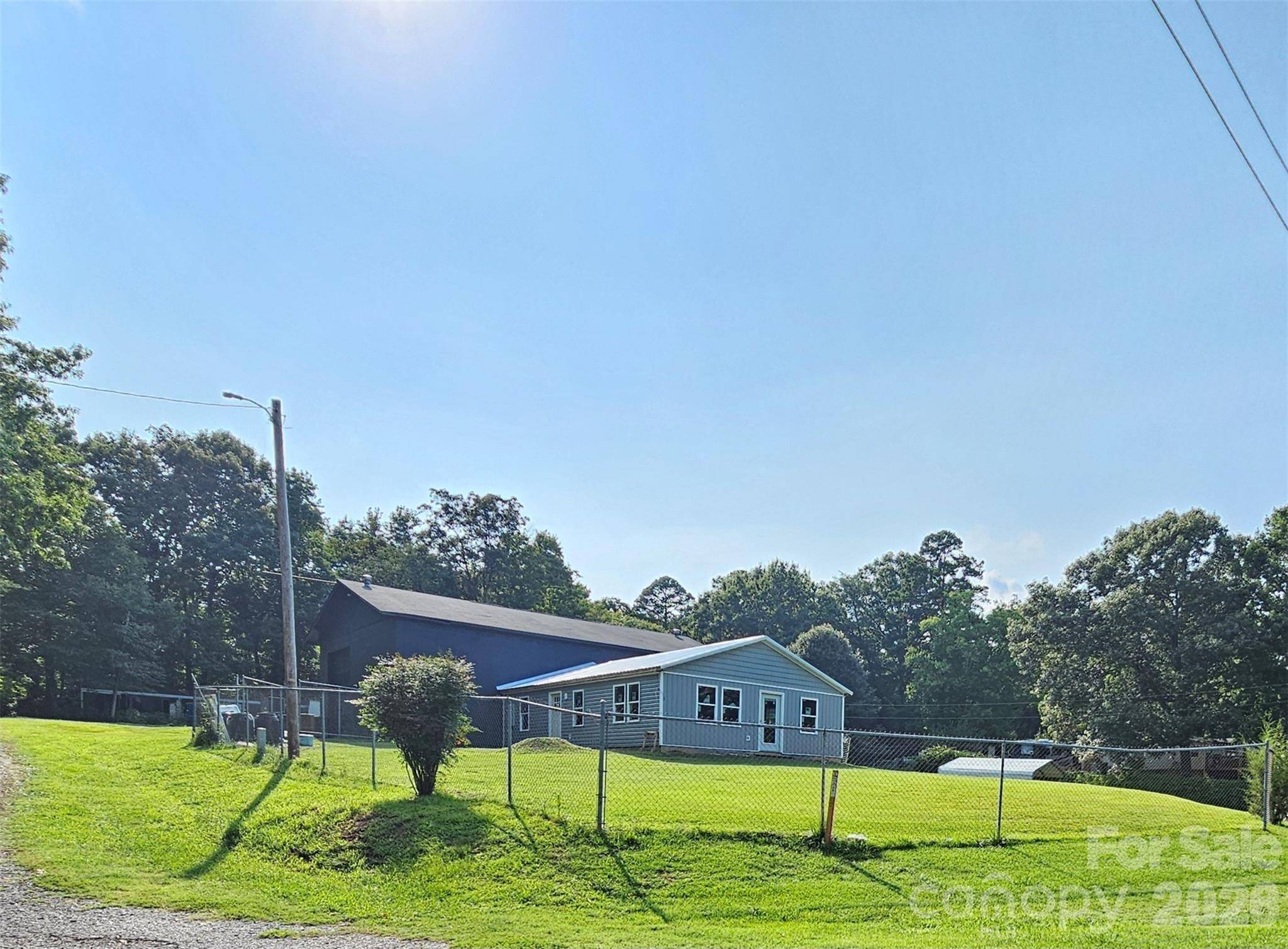 225 Eighth AVE, New London, NC 28127