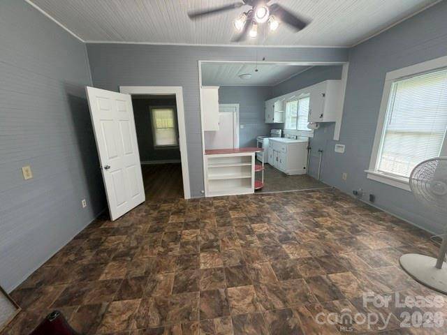 559 Shady LN, Marion, NC 28752
