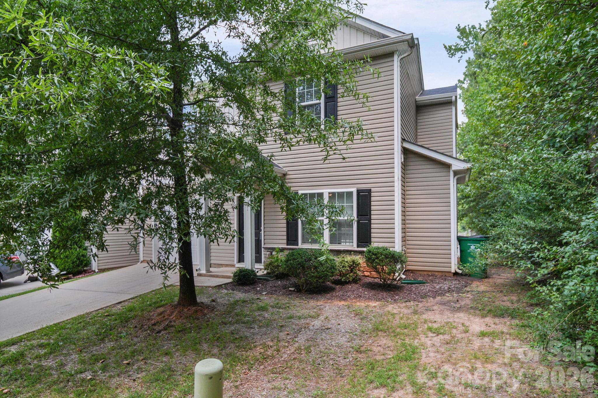 6013 Vista Woods LN, Charlotte, NC 28215