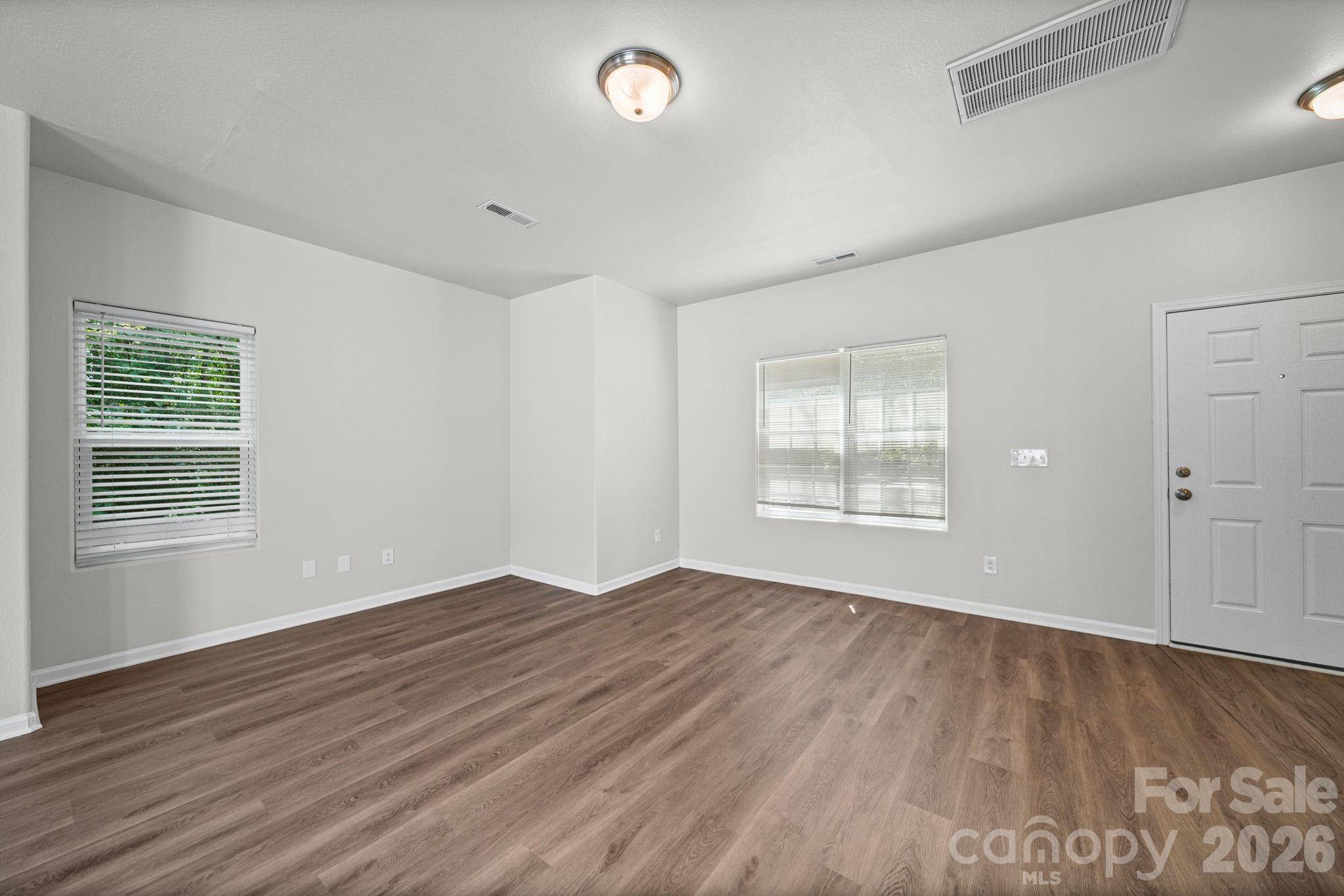 6013 Vista Woods LN, Charlotte, NC 28215