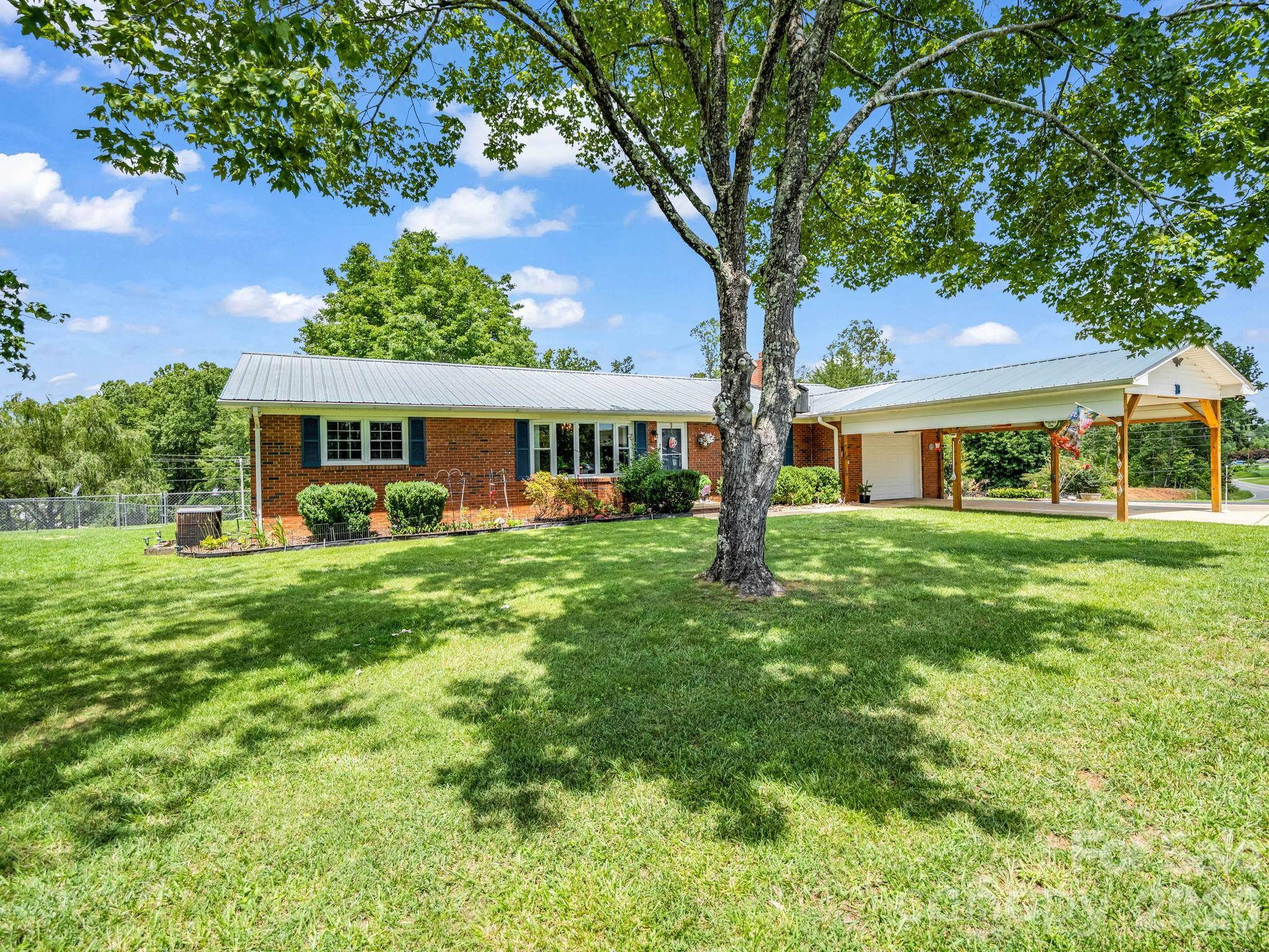 1244 Old Hwy 10 HWY E, Marion, NC 28752