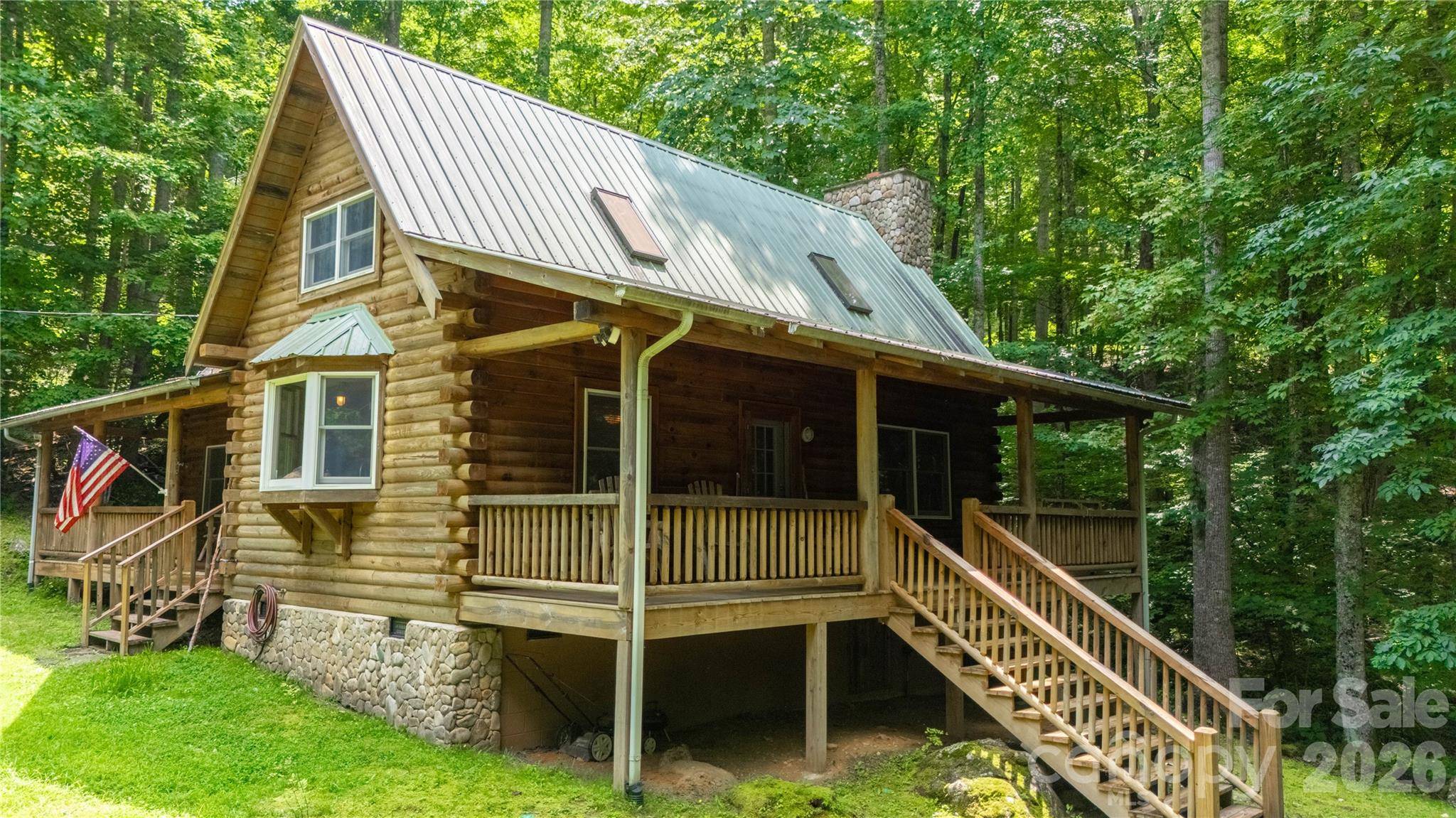 400 Amber DR, Bakersville, NC 28075