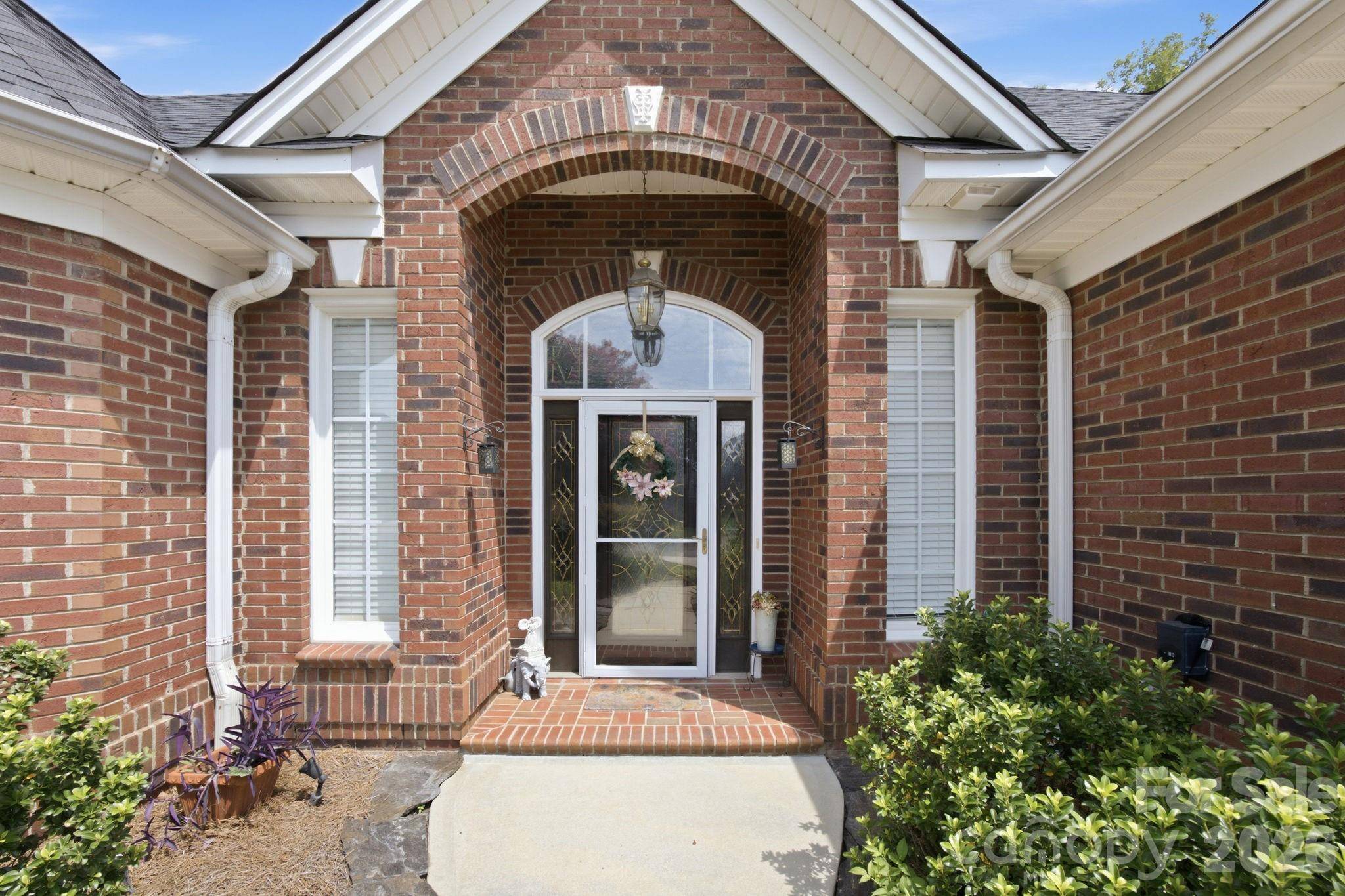 1511 Elkhart CIR, Gastonia, NC 28054
