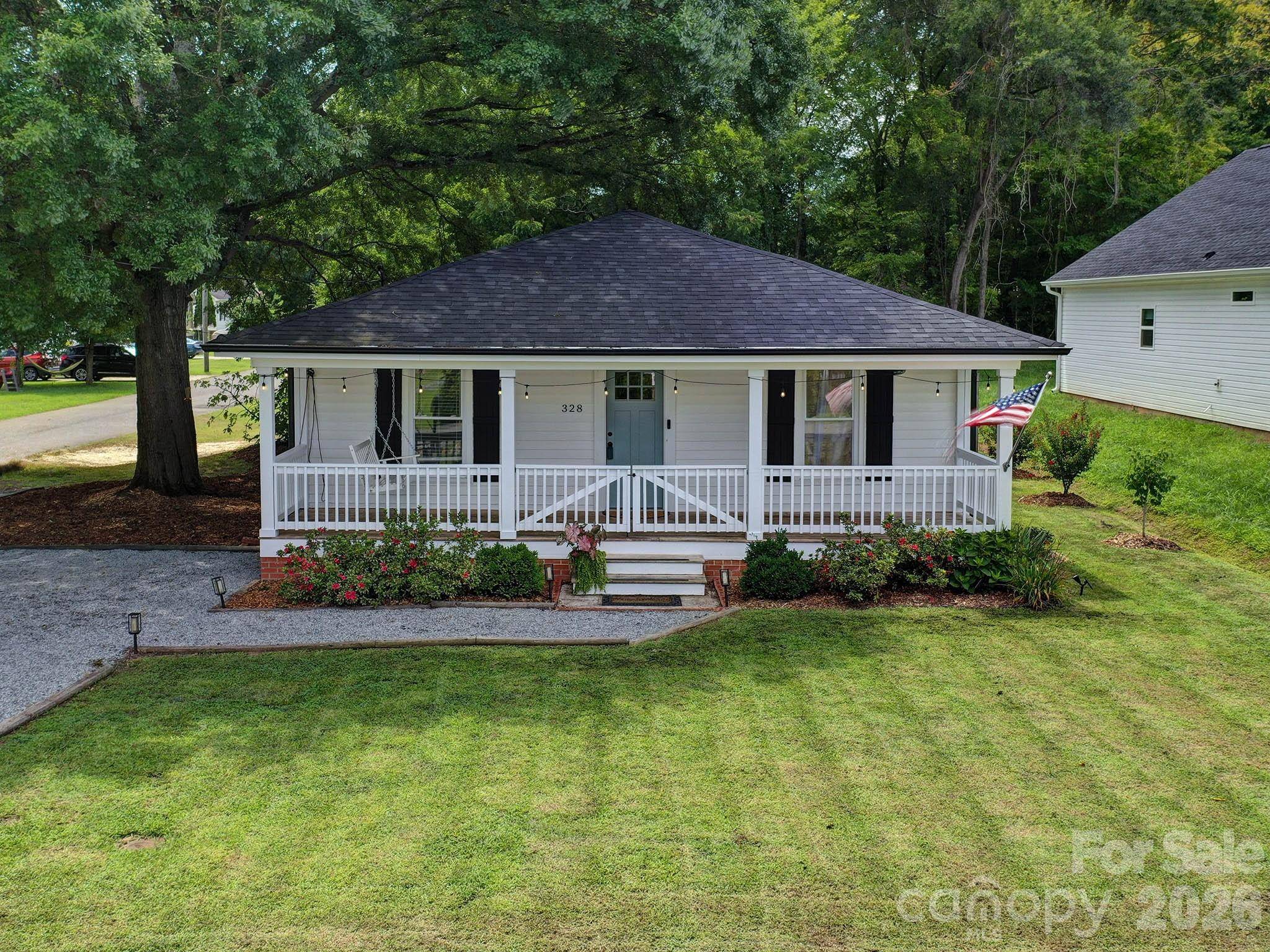 328 Piedmont AVE, Mount Holly, NC 28120