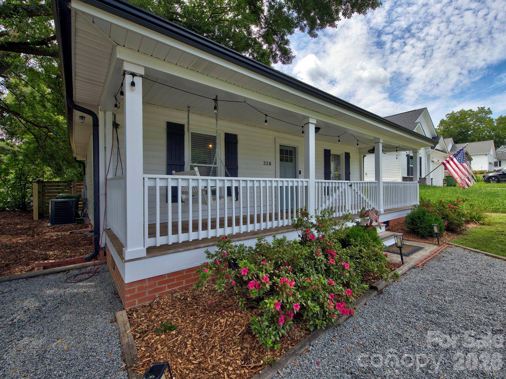 328 Piedmont AVE, Mount Holly, NC 28120