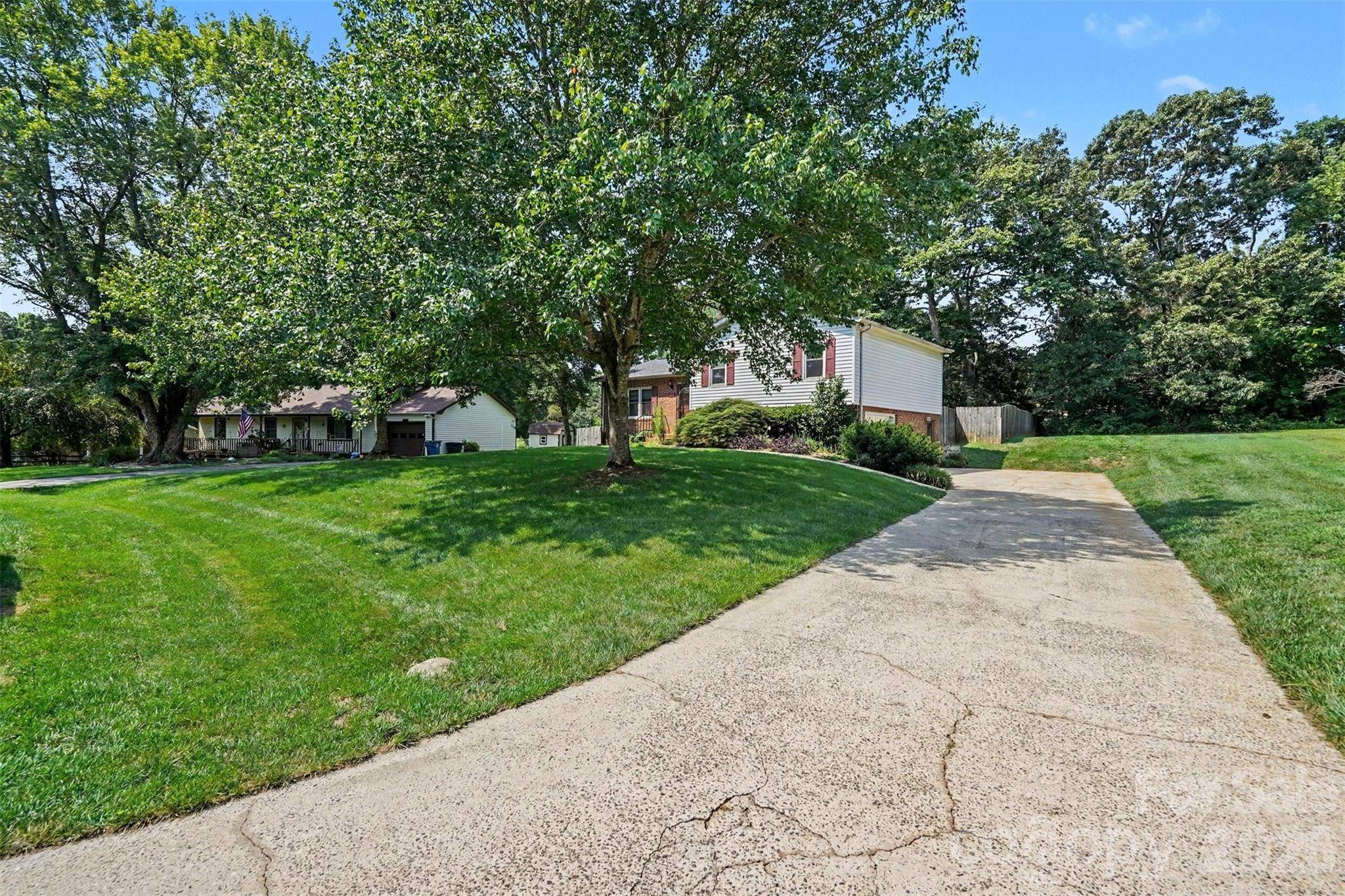 1751 Piney RD, Hickory, NC 28602