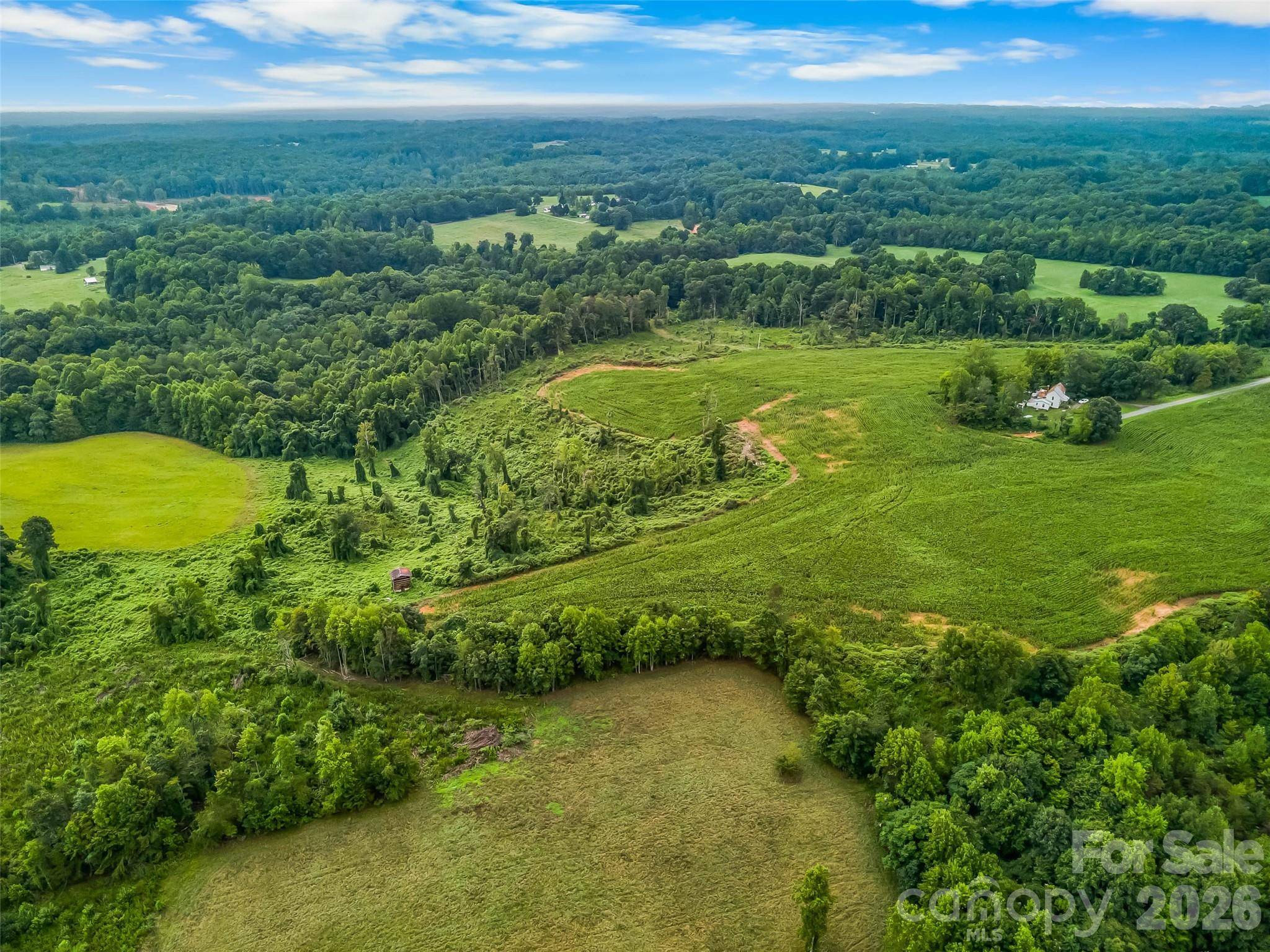 2537 Mary LN, Hamptonville, NC 27020