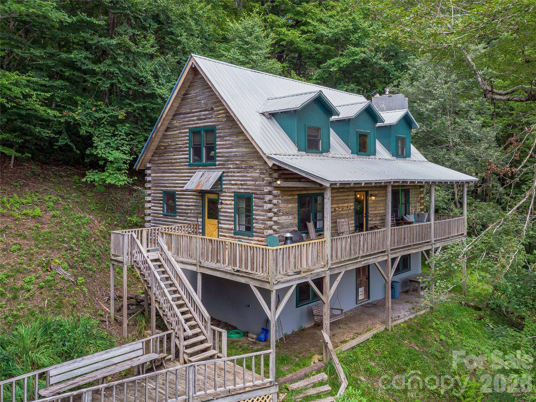 267 Trillium LN, Burnsville, NC 28714