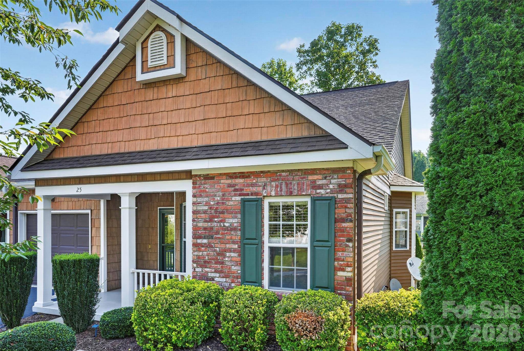 25 Old Pasture WAY, Laurel Park, NC 28739