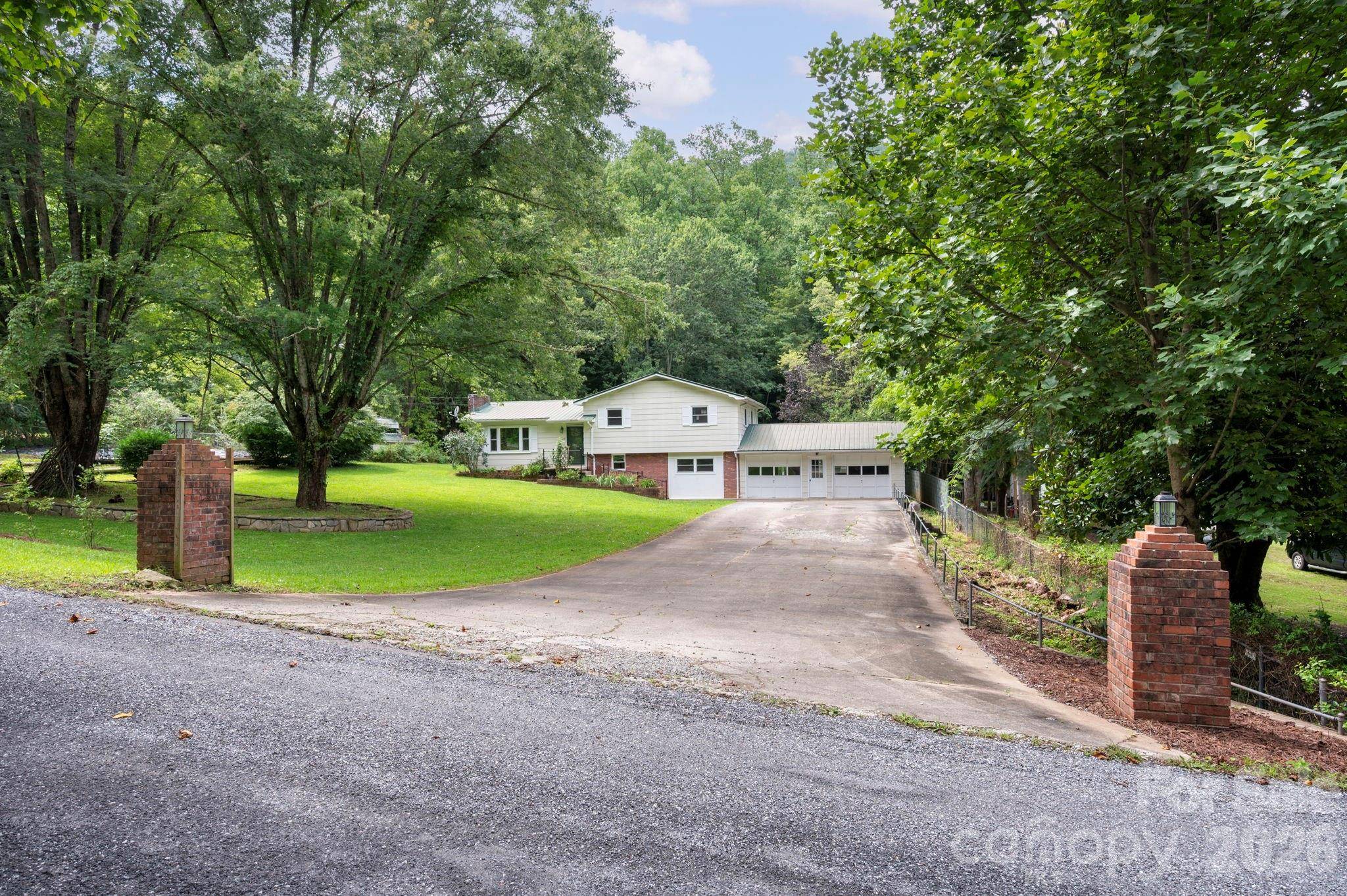 1244 Macktown RD, Sylva, NC 28779