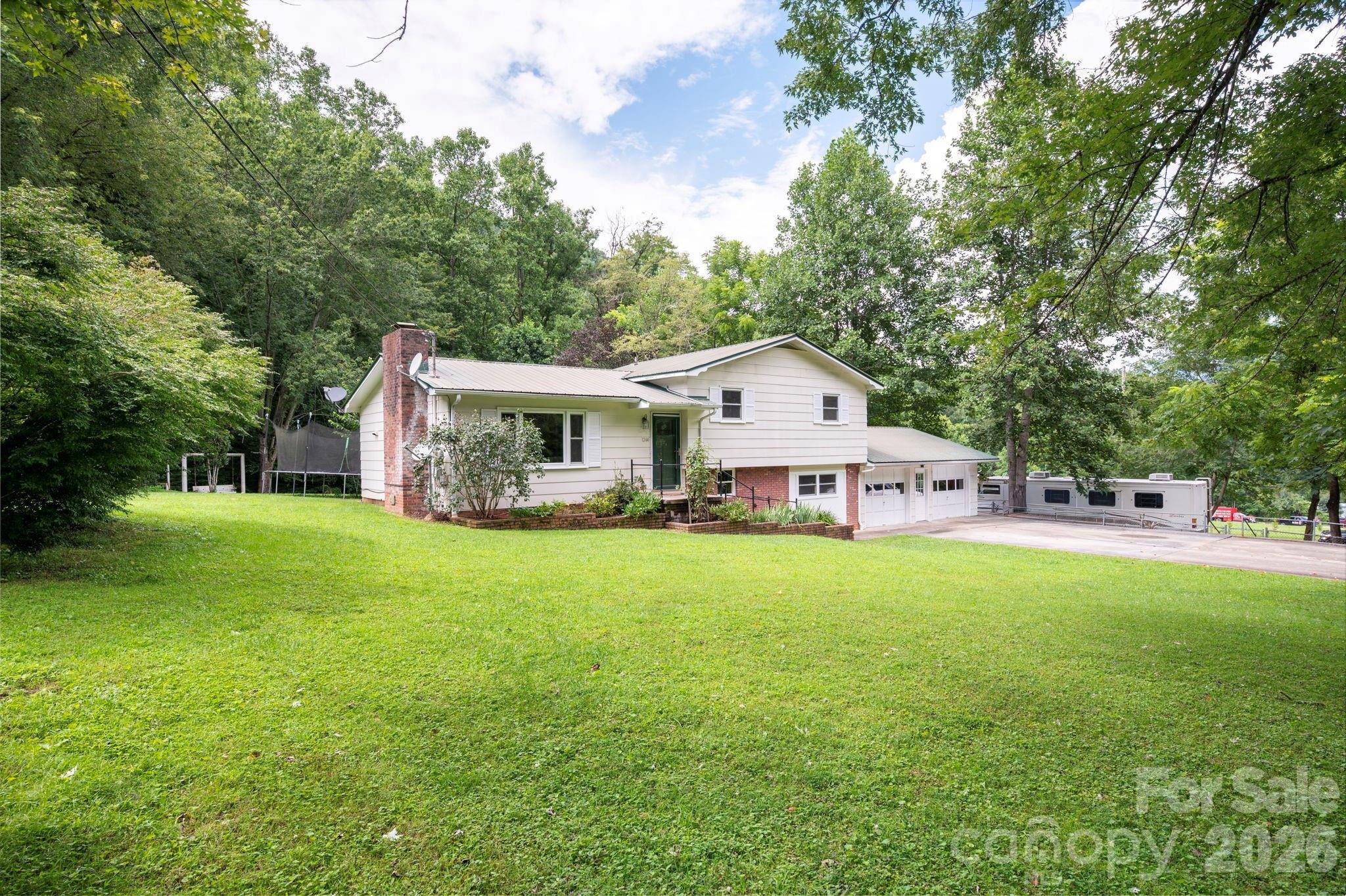 1244 Macktown RD, Sylva, NC 28779