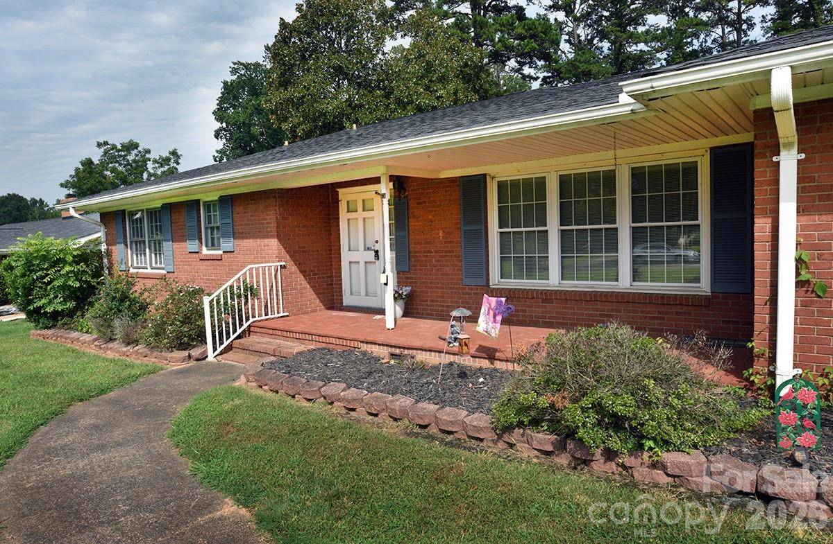 1036 Rowan CIR, Salisbury, NC 28146