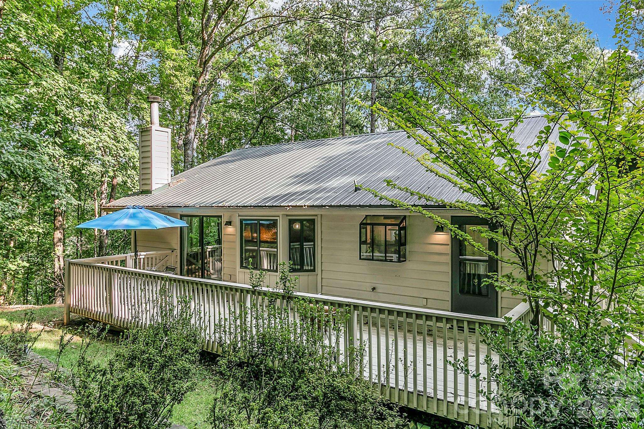 129 Melrose CT, Lake Lure, NC 28746