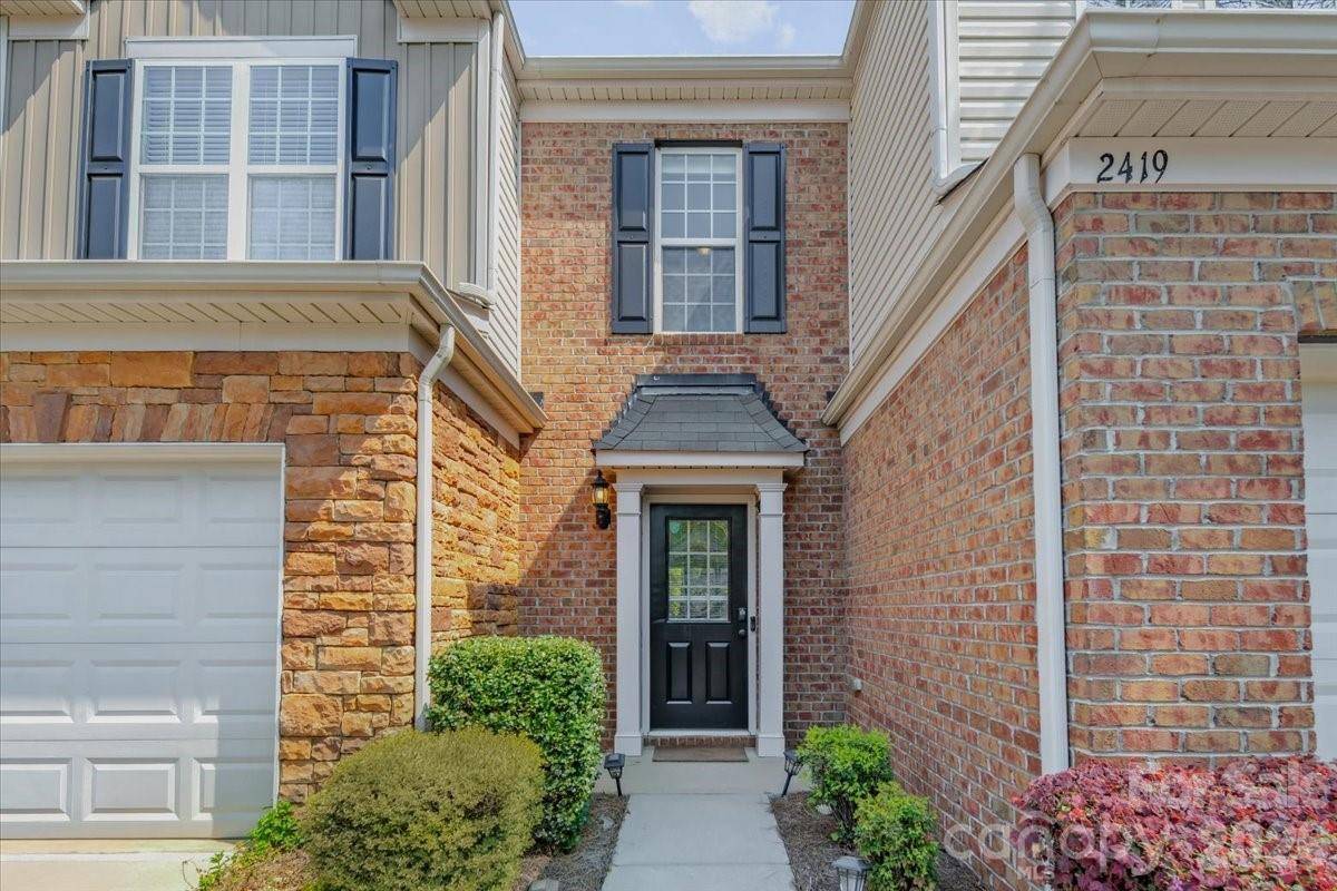 2419 Diplomat LN, Charlotte, NC 28210