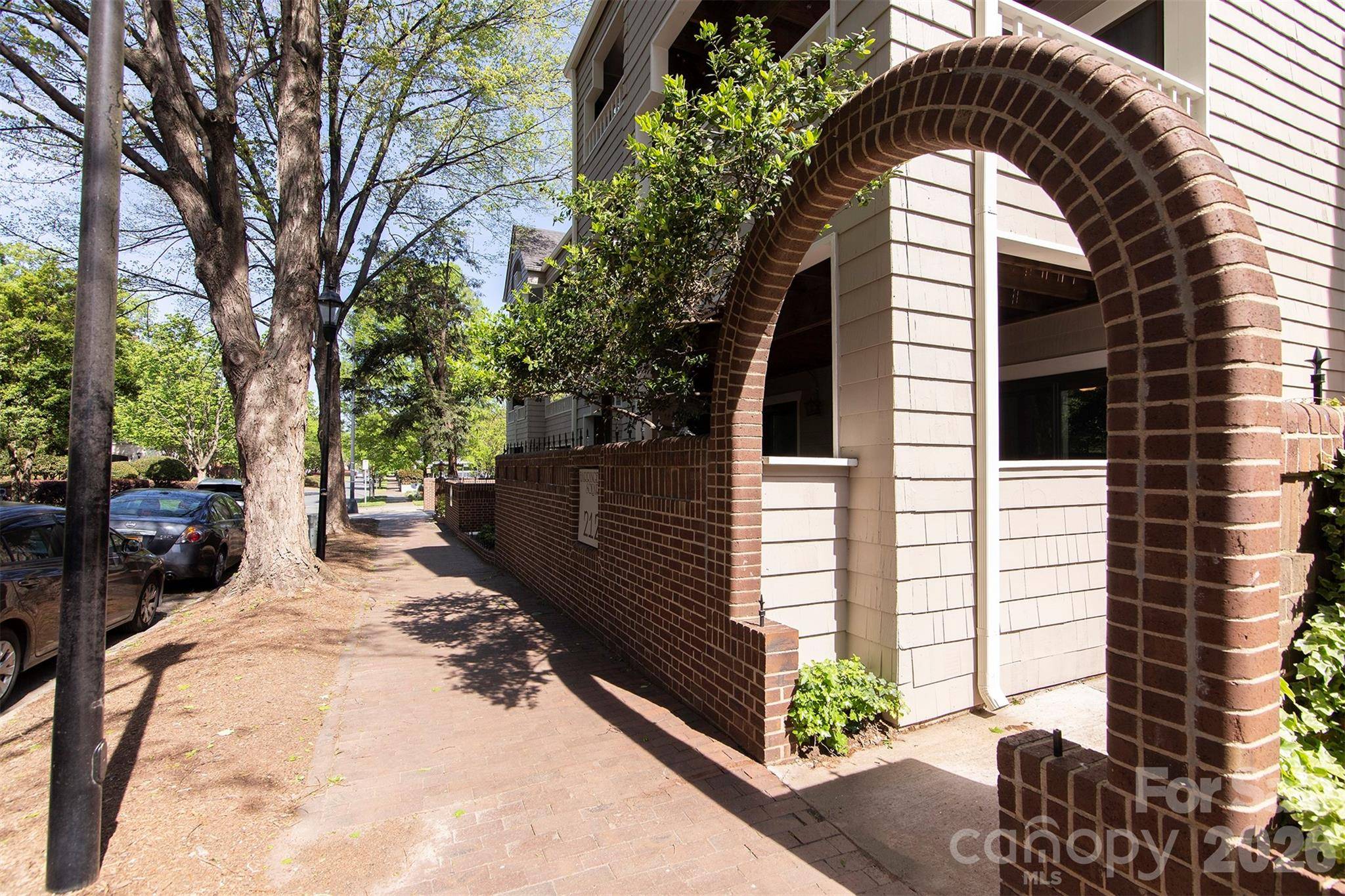212 W 10th ST #17, Charlotte, NC 28202