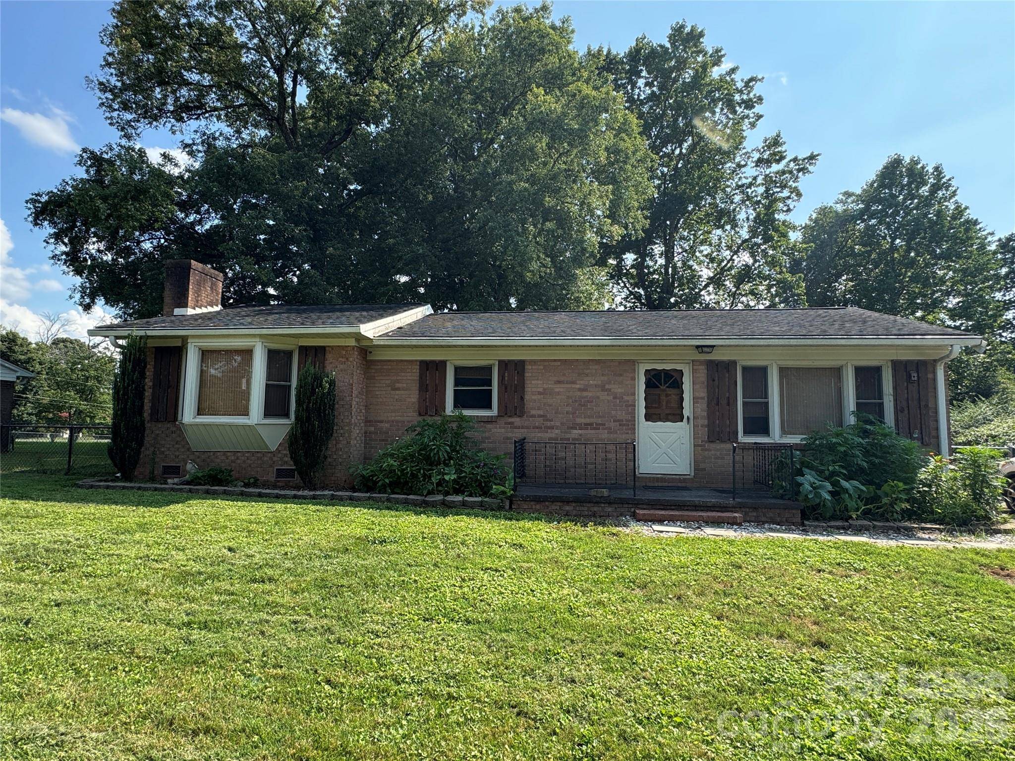 805 Furman ST, Dallas, NC 28034