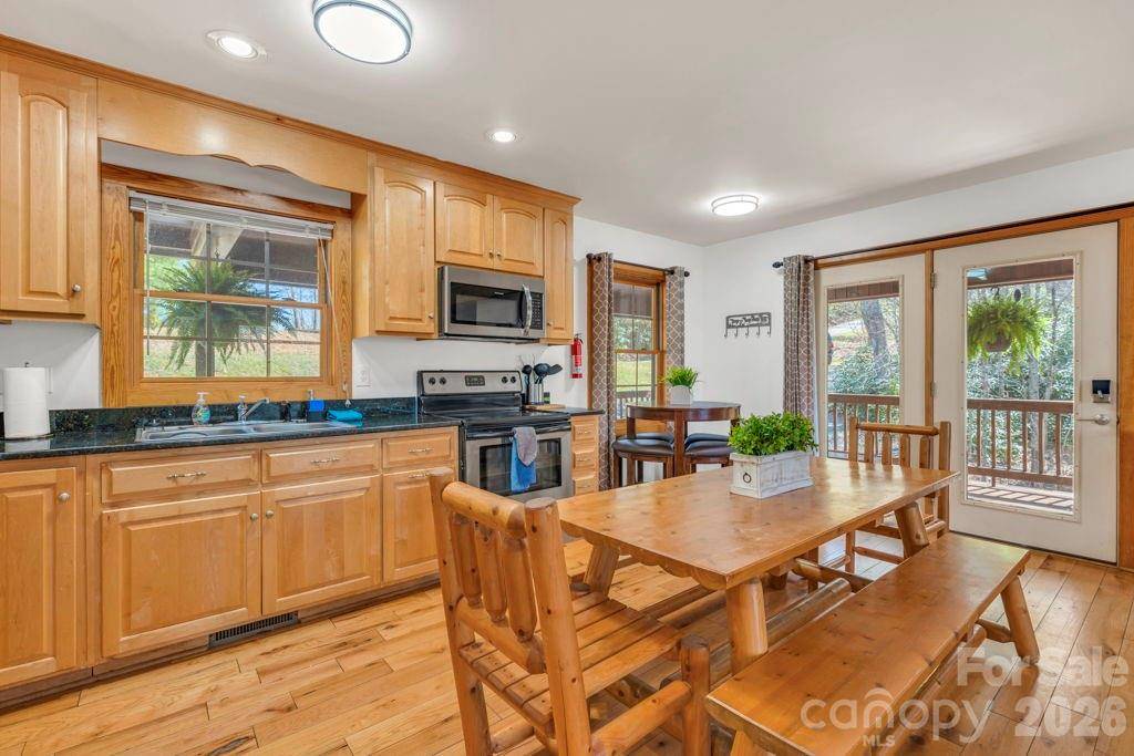 672 Cedar TRL, Fleetwood, NC 28626