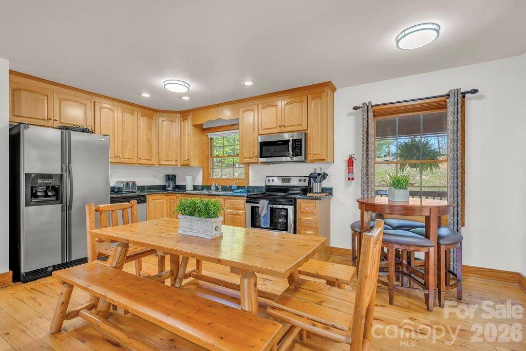 672 Cedar TRL, Fleetwood, NC 28626