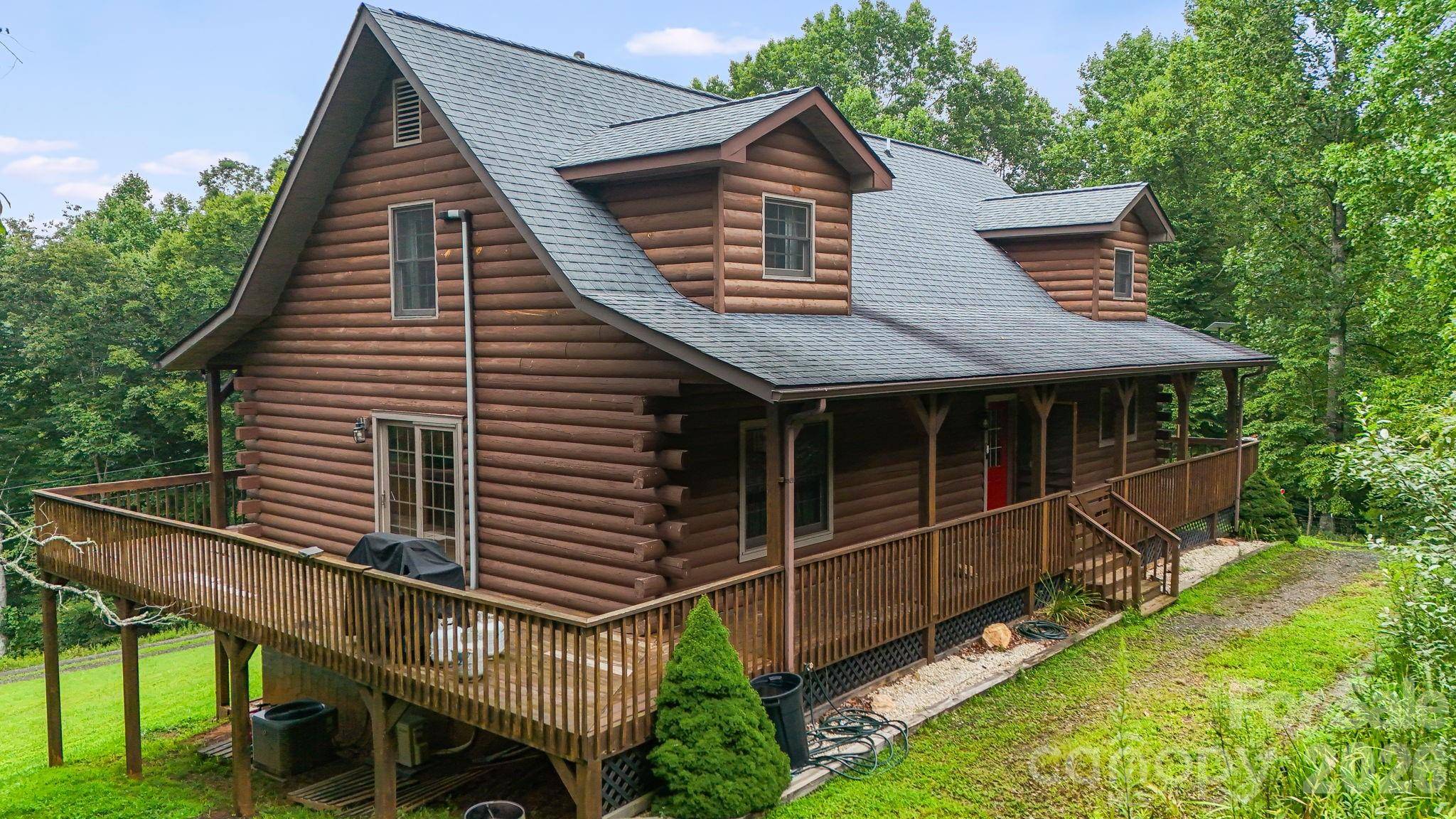 515 Raccoon Branch RD, Green Mountain, NC 28740