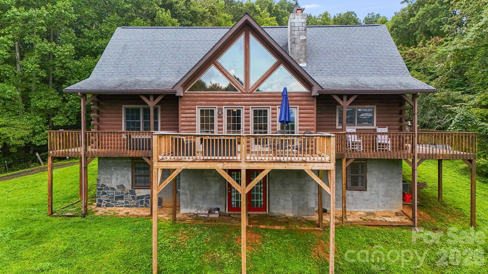 515 Raccoon Branch RD, Green Mountain, NC 28740